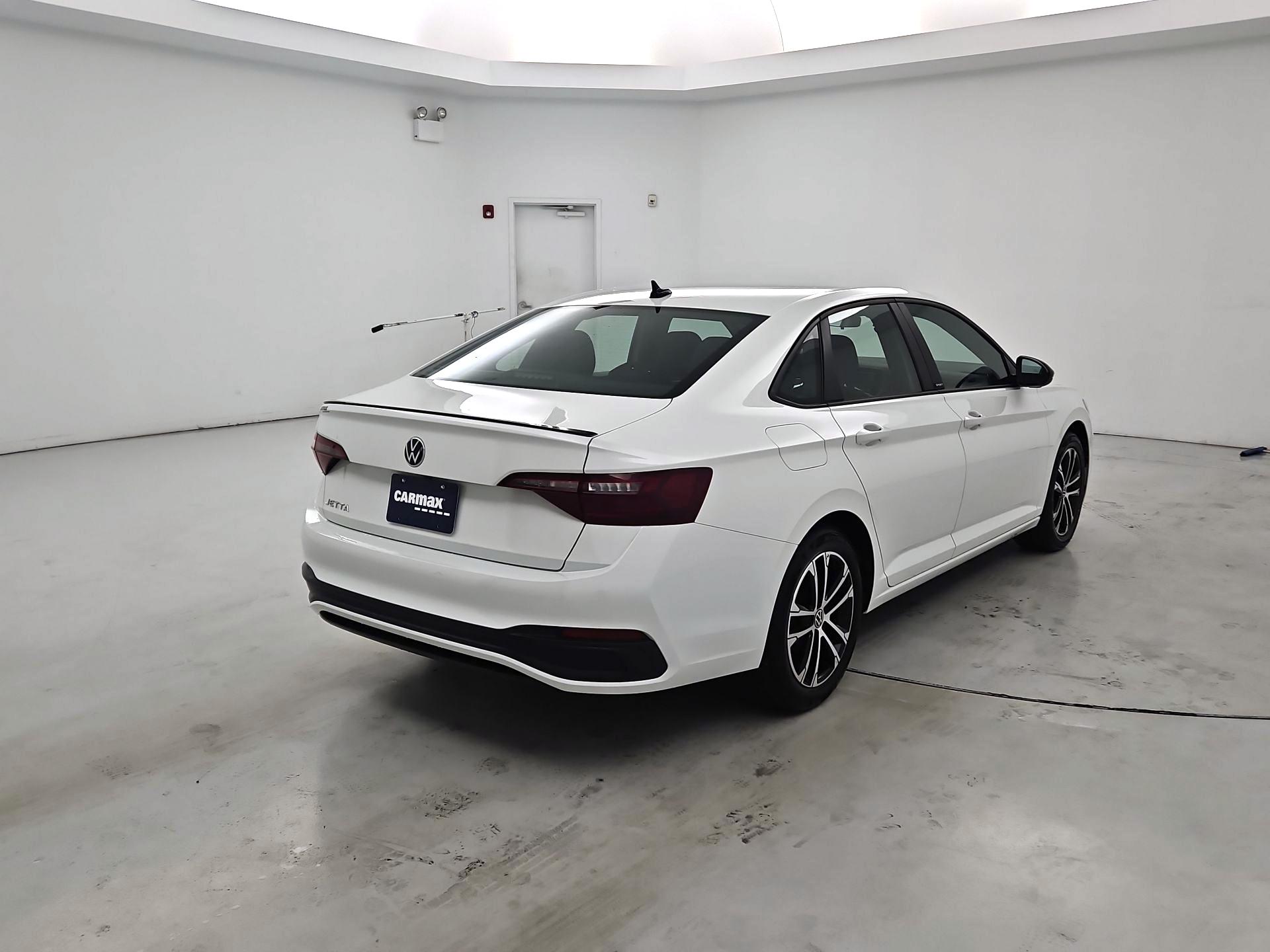 Thumbnail: 2023 Volkswagen Jetta - 5