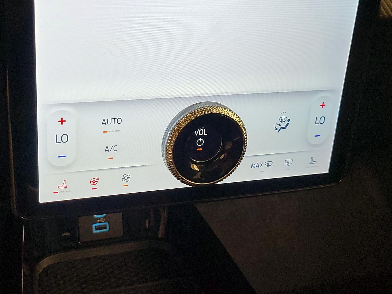 2022 Ford Mustang Mach-E Premium AWD - Photo 18