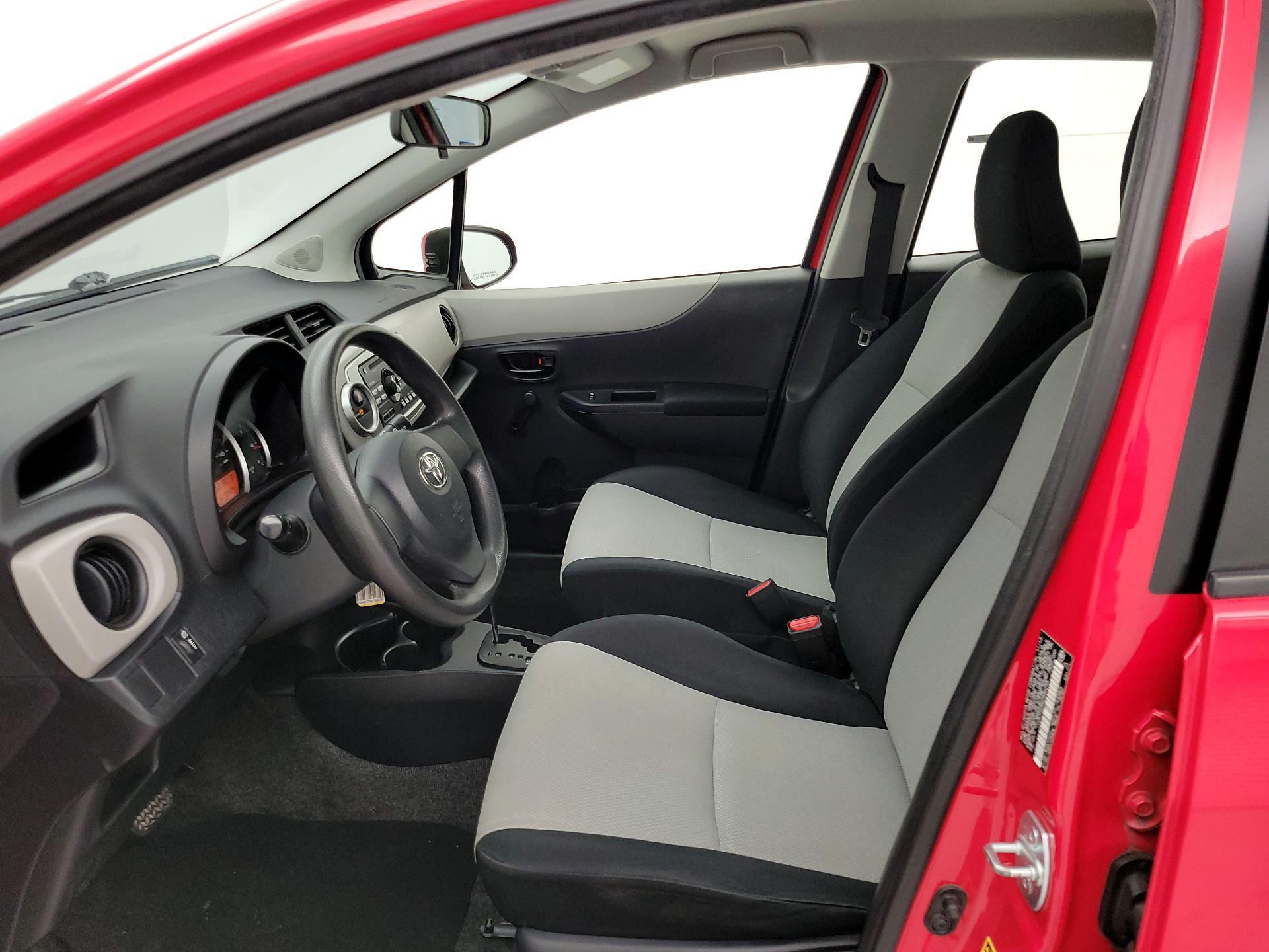 Thumbnail: 2014 Toyota Yaris - 11
