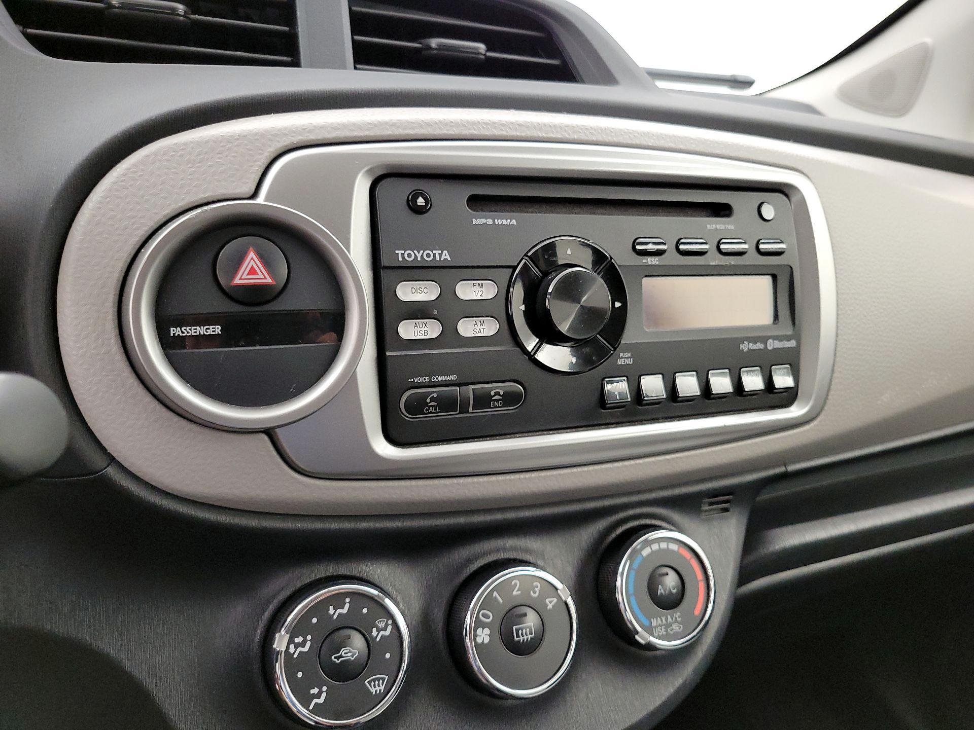 Thumbnail: 2014 Toyota Yaris - 14