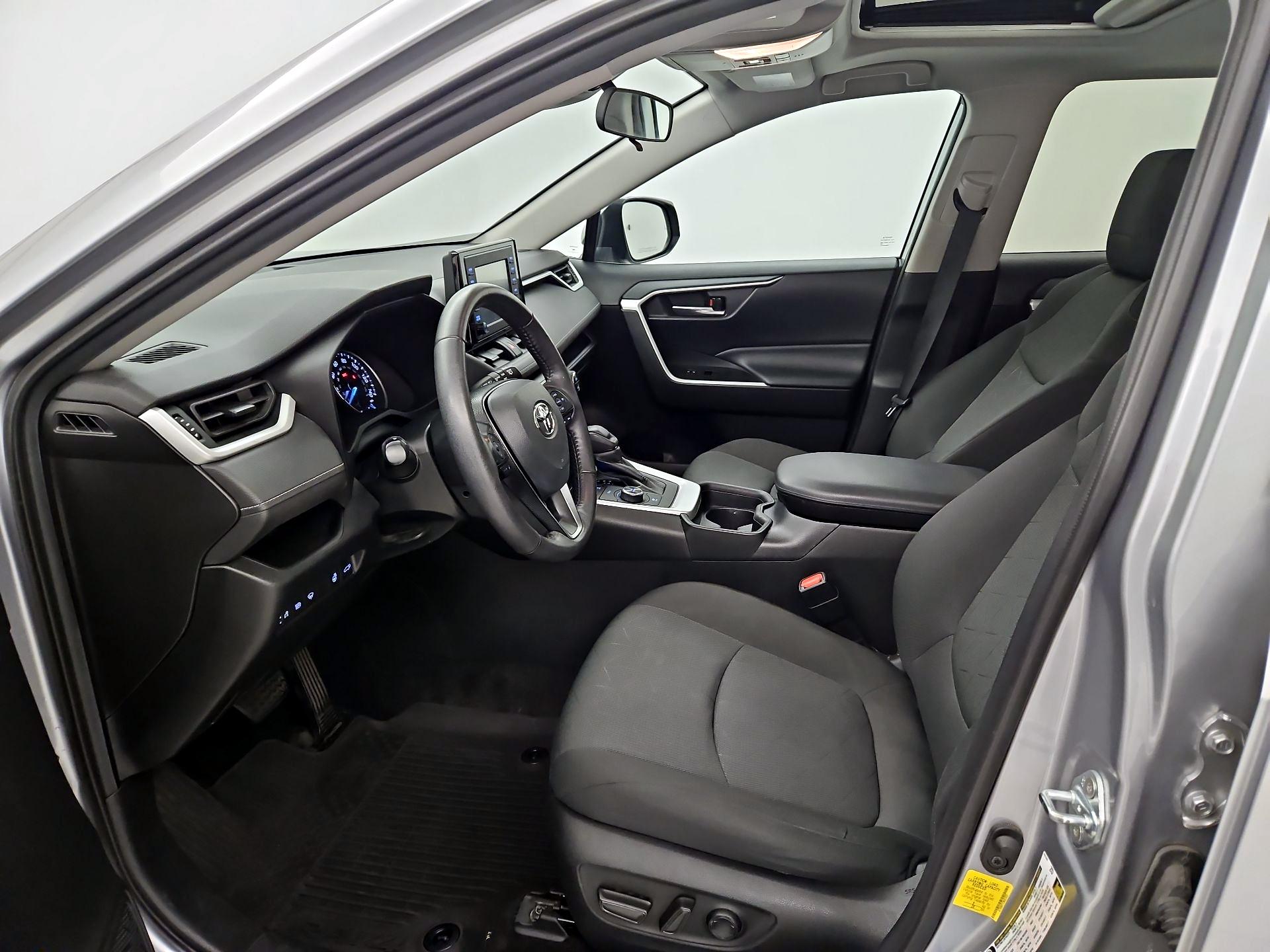Thumbnail: 2021 Toyota RAV4 - 11