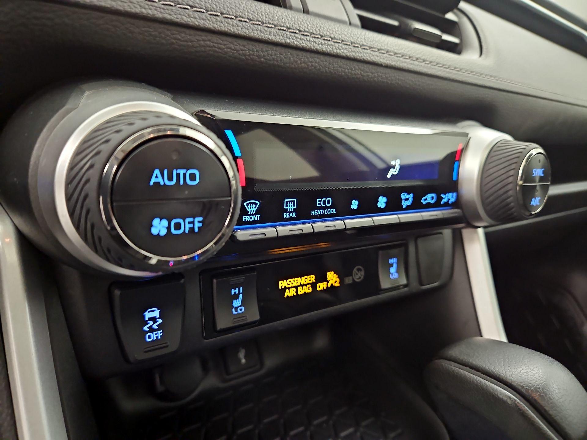 Thumbnail: 2021 Toyota RAV4 - 16