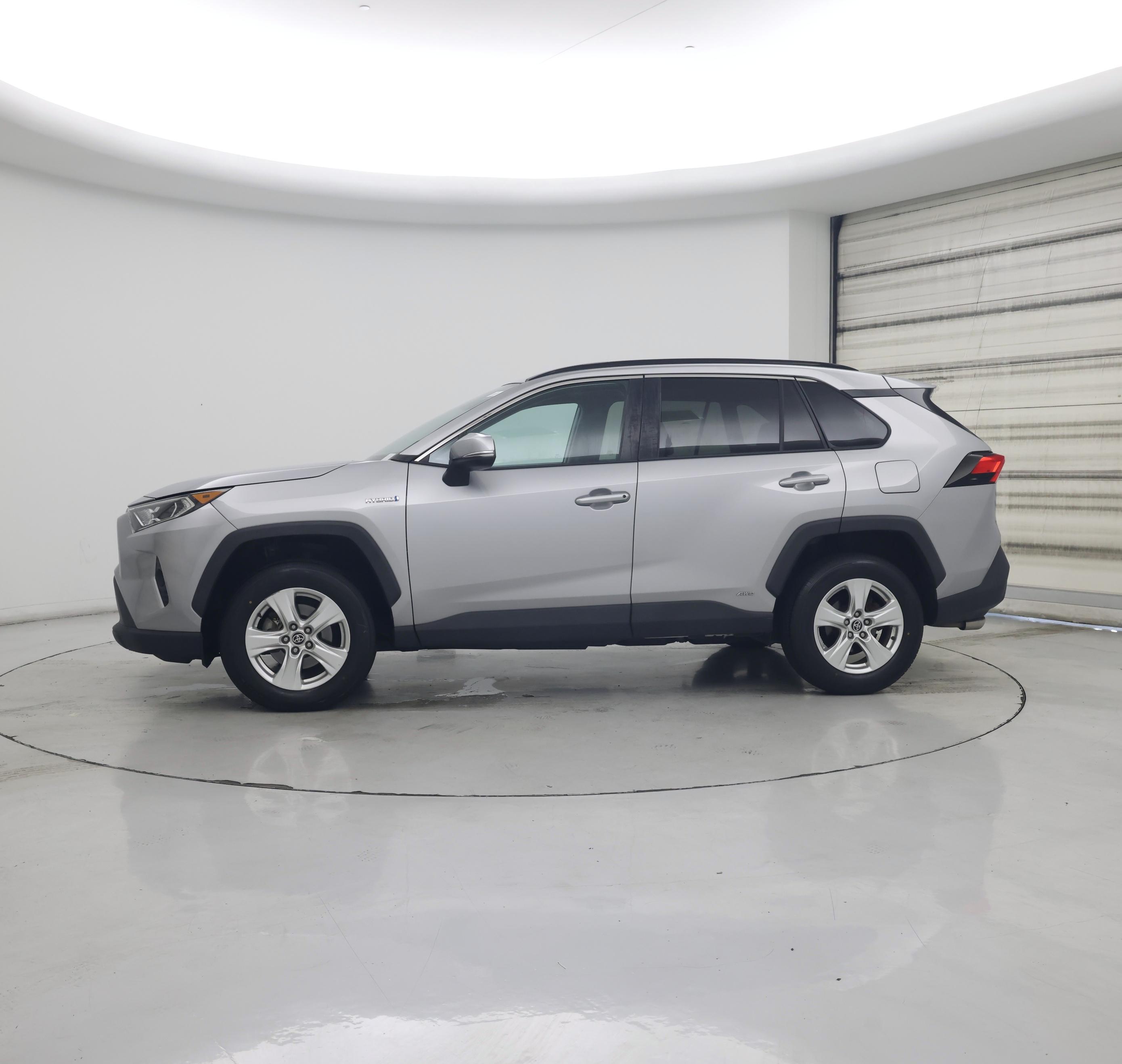 Thumbnail: 2021 Toyota RAV4 - 3