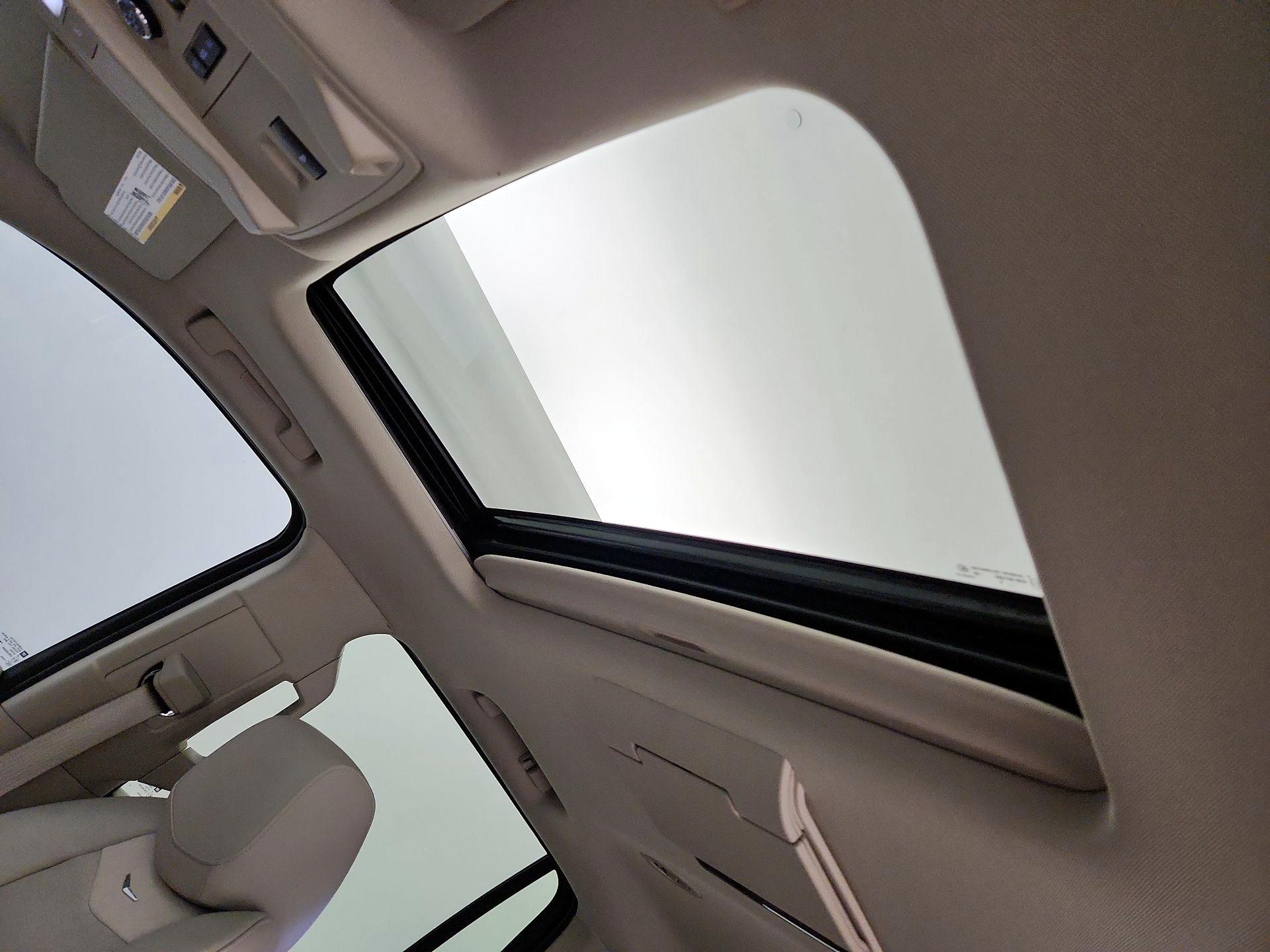 Thumbnail: 2018 Cadillac Escalade - 20