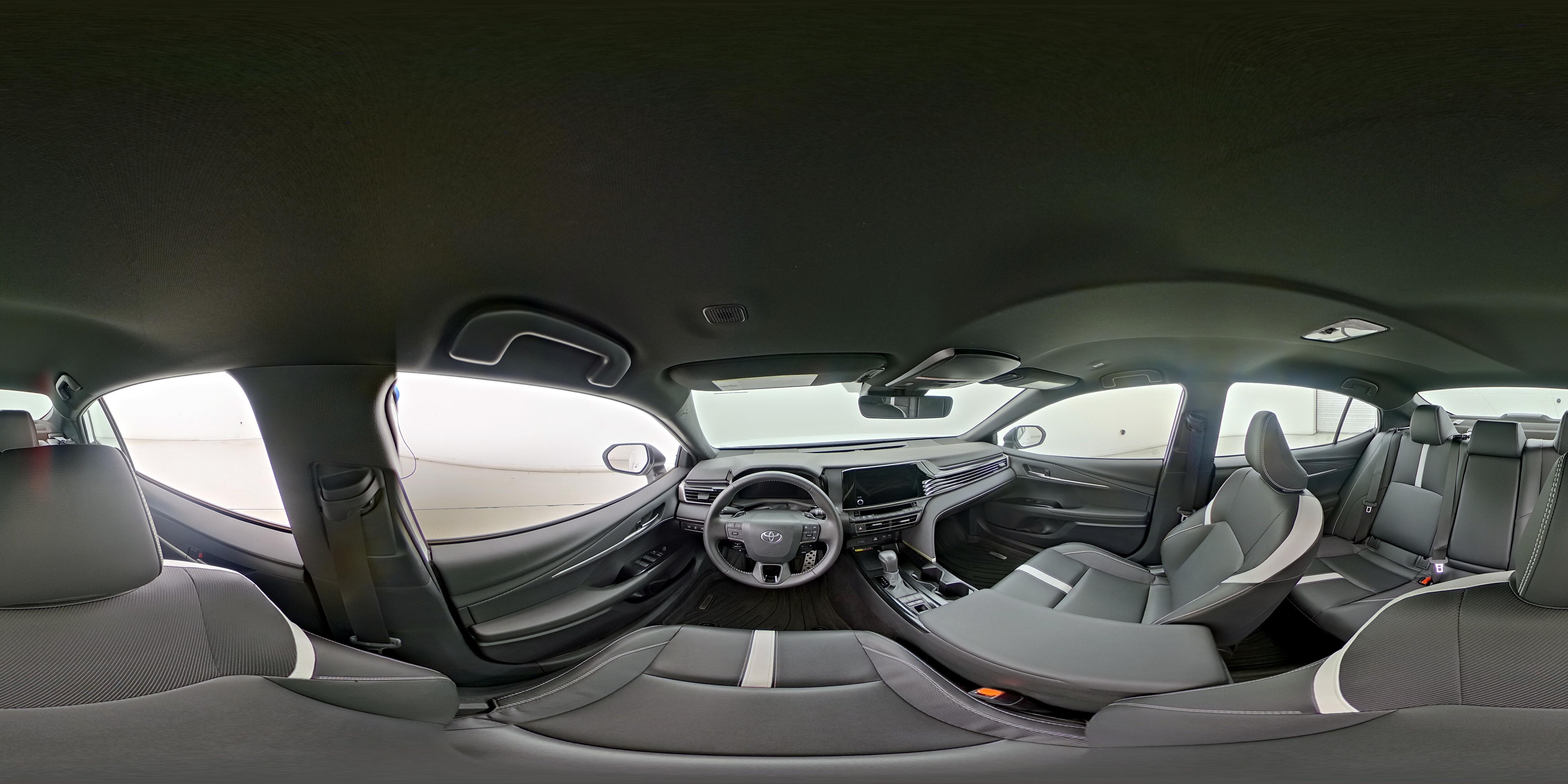 2025 Toyota Camry SE - Photo 26