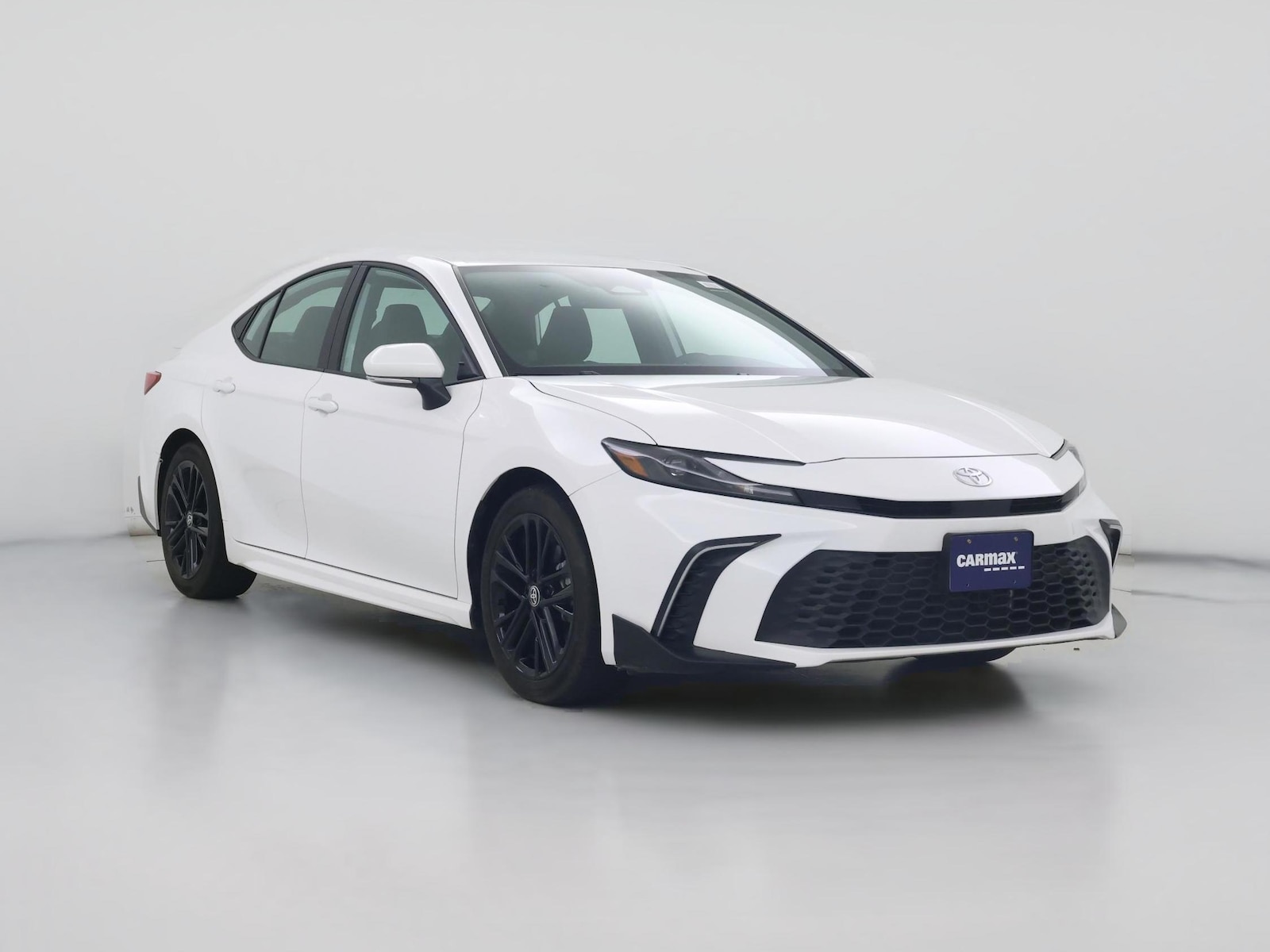 2025 Toyota Camry SE - Photo 1