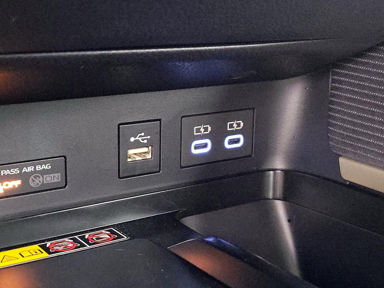 2025 Toyota Camry SE - Photo 19