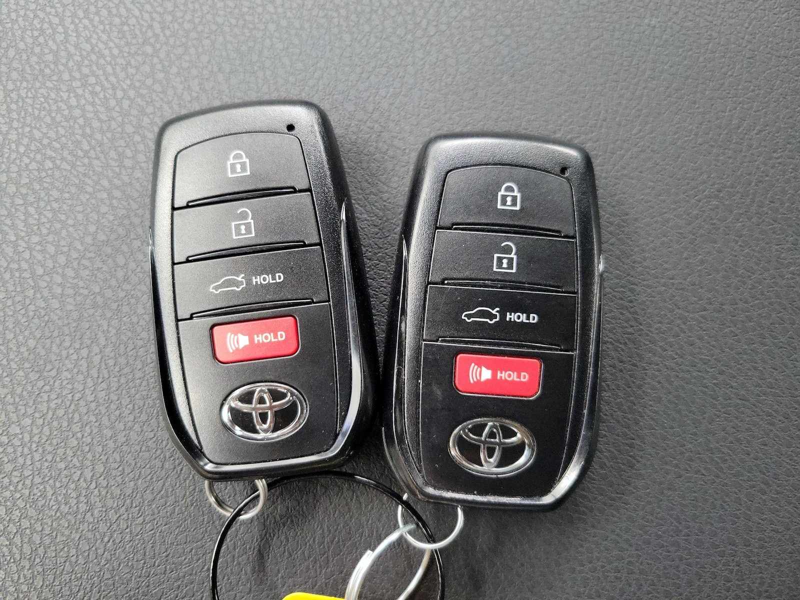 2025 Toyota Camry SE - Photo 23