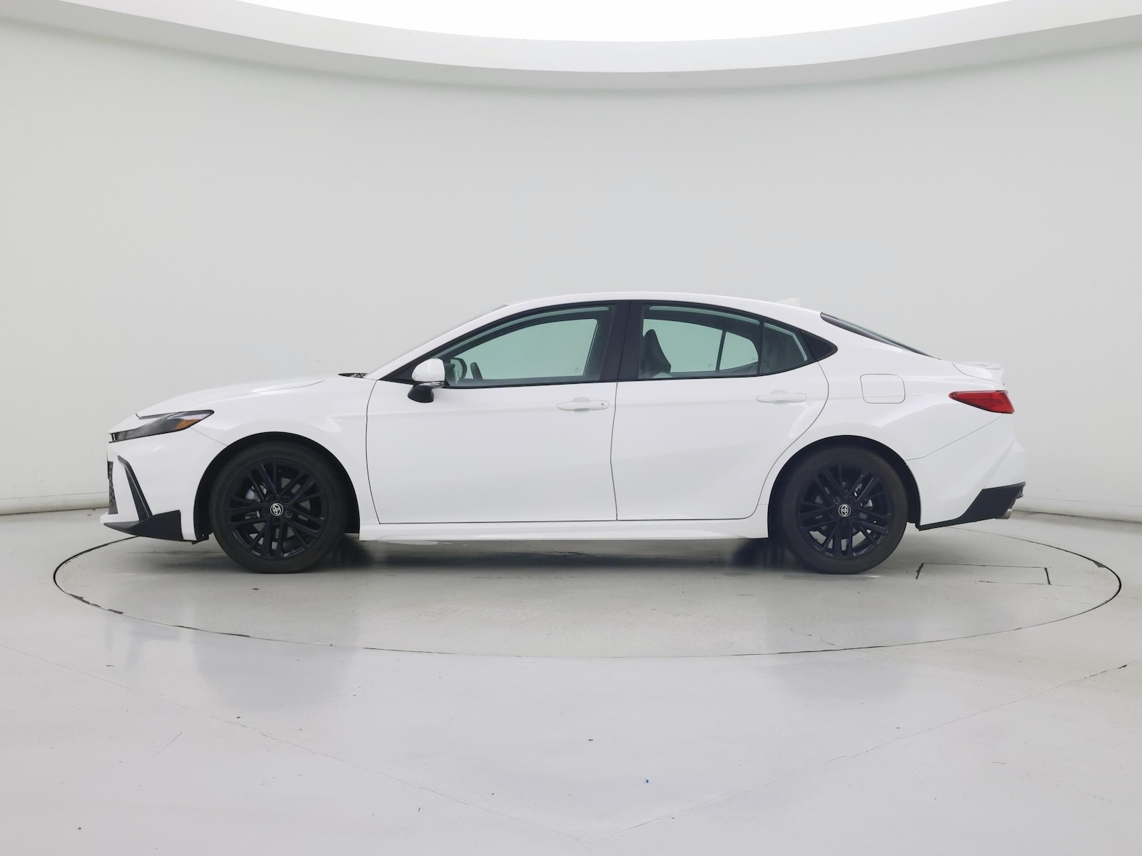 2025 Toyota Camry SE - Photo 4