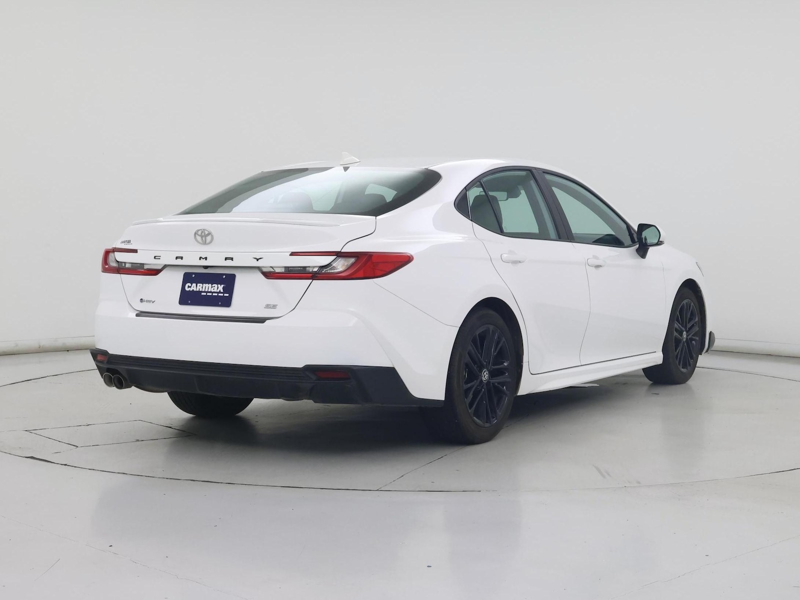 2025 Toyota Camry SE - Photo 9