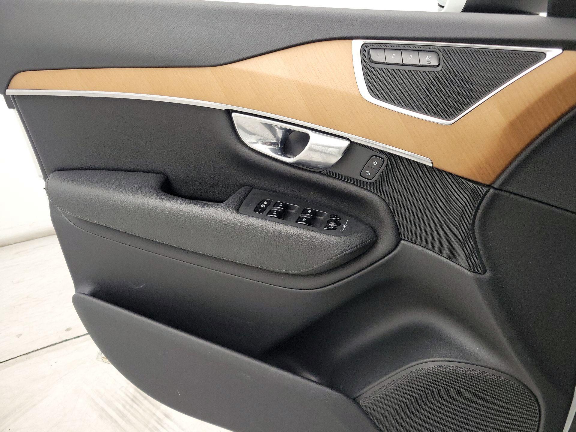 Thumbnail: 2021 Volvo XC90 - 12