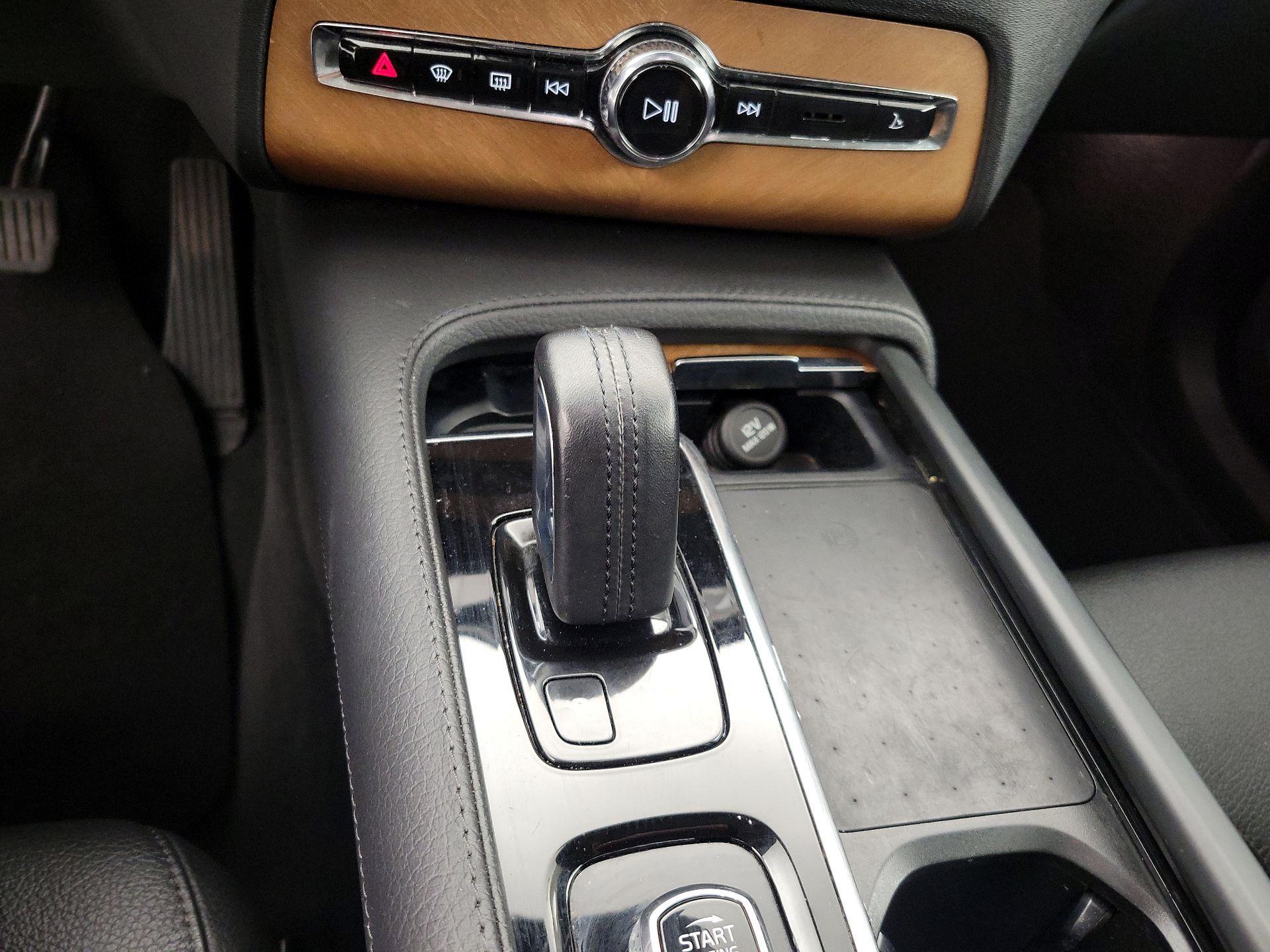 Thumbnail: 2021 Volvo XC90 - 18
