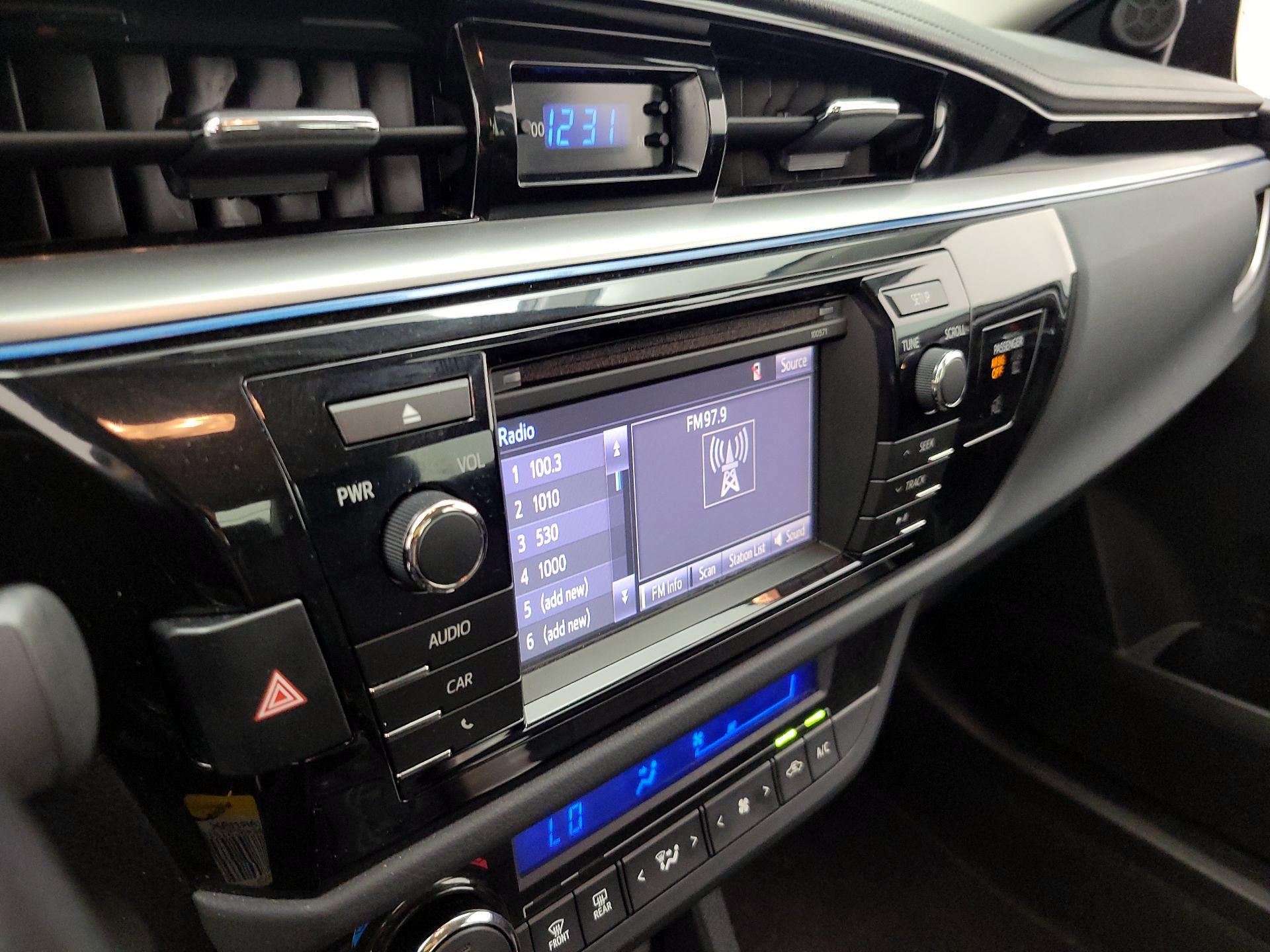Thumbnail: 2016 Toyota Corolla - 15