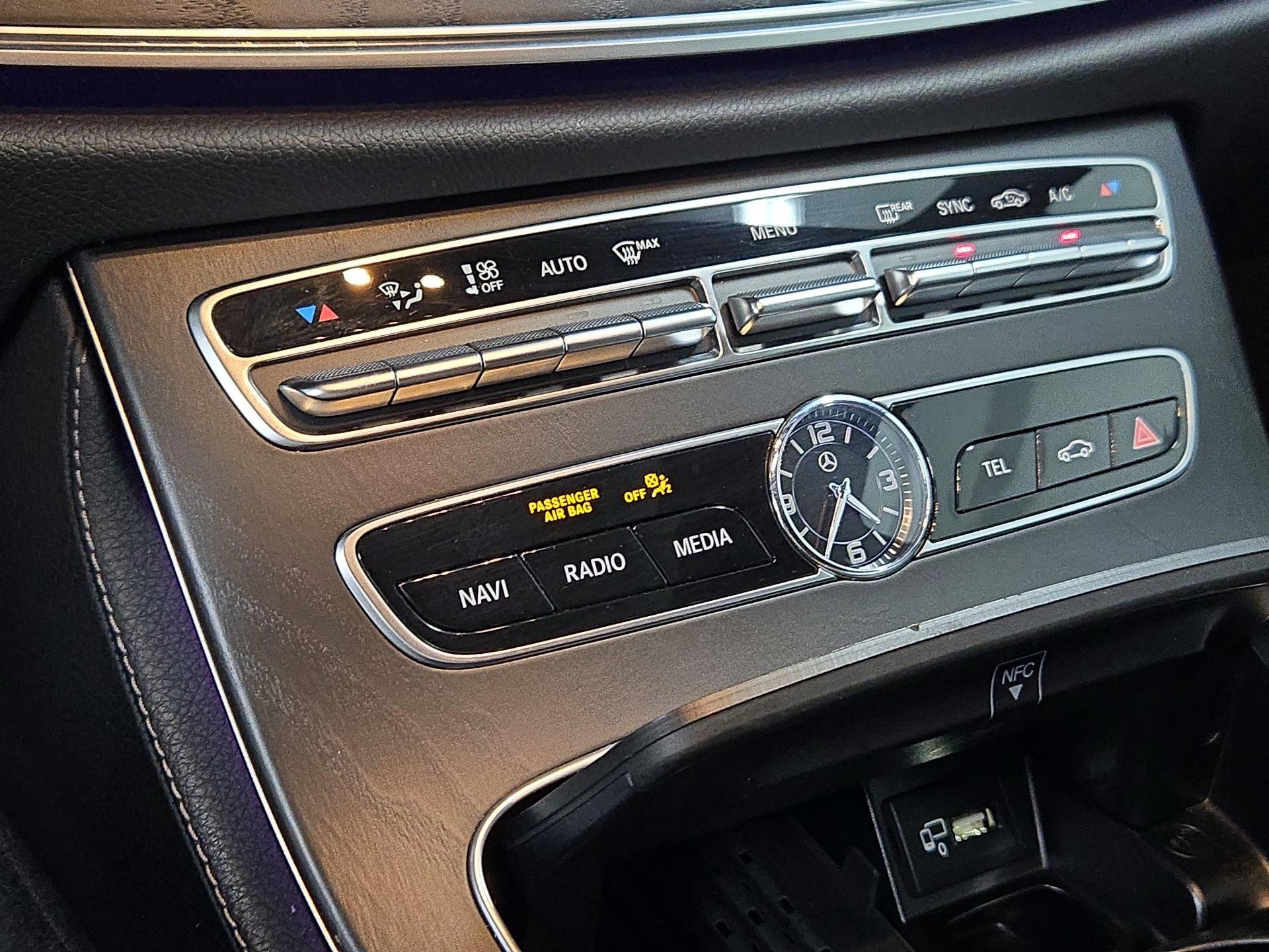 Thumbnail: 2019 Mercedes-Benz E-Class - 17