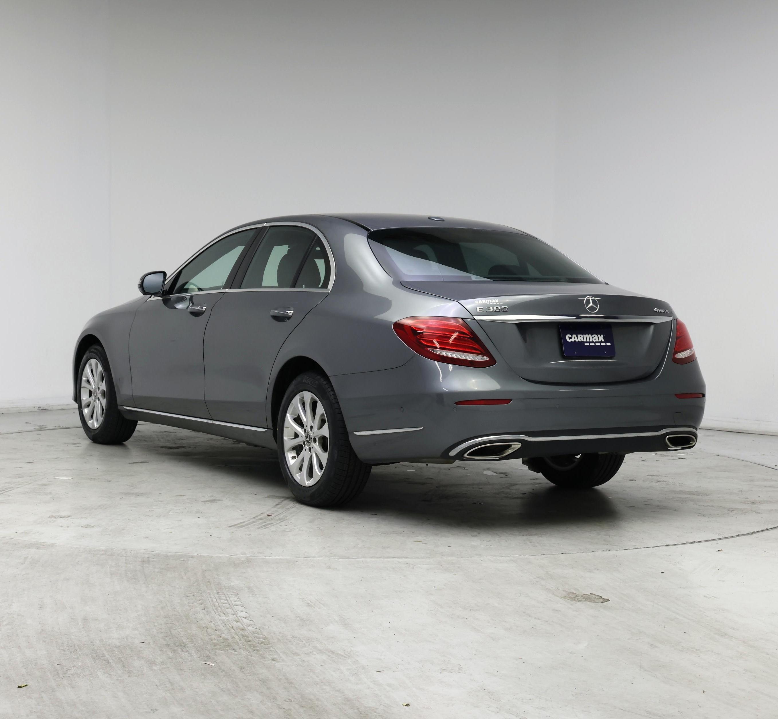 Thumbnail: 2019 Mercedes-Benz E-Class - 2