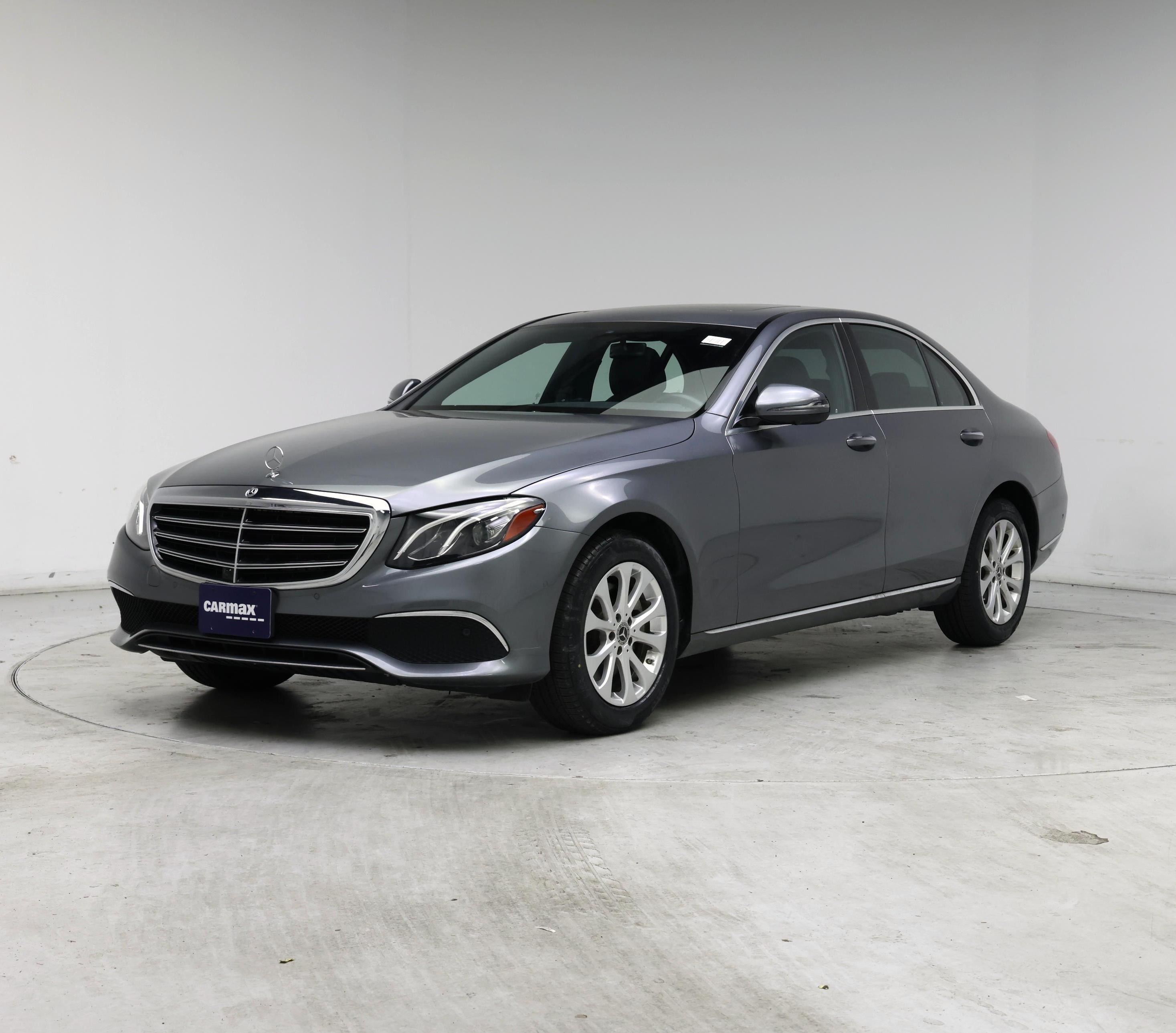 Thumbnail: 2019 Mercedes-Benz E-Class - 4