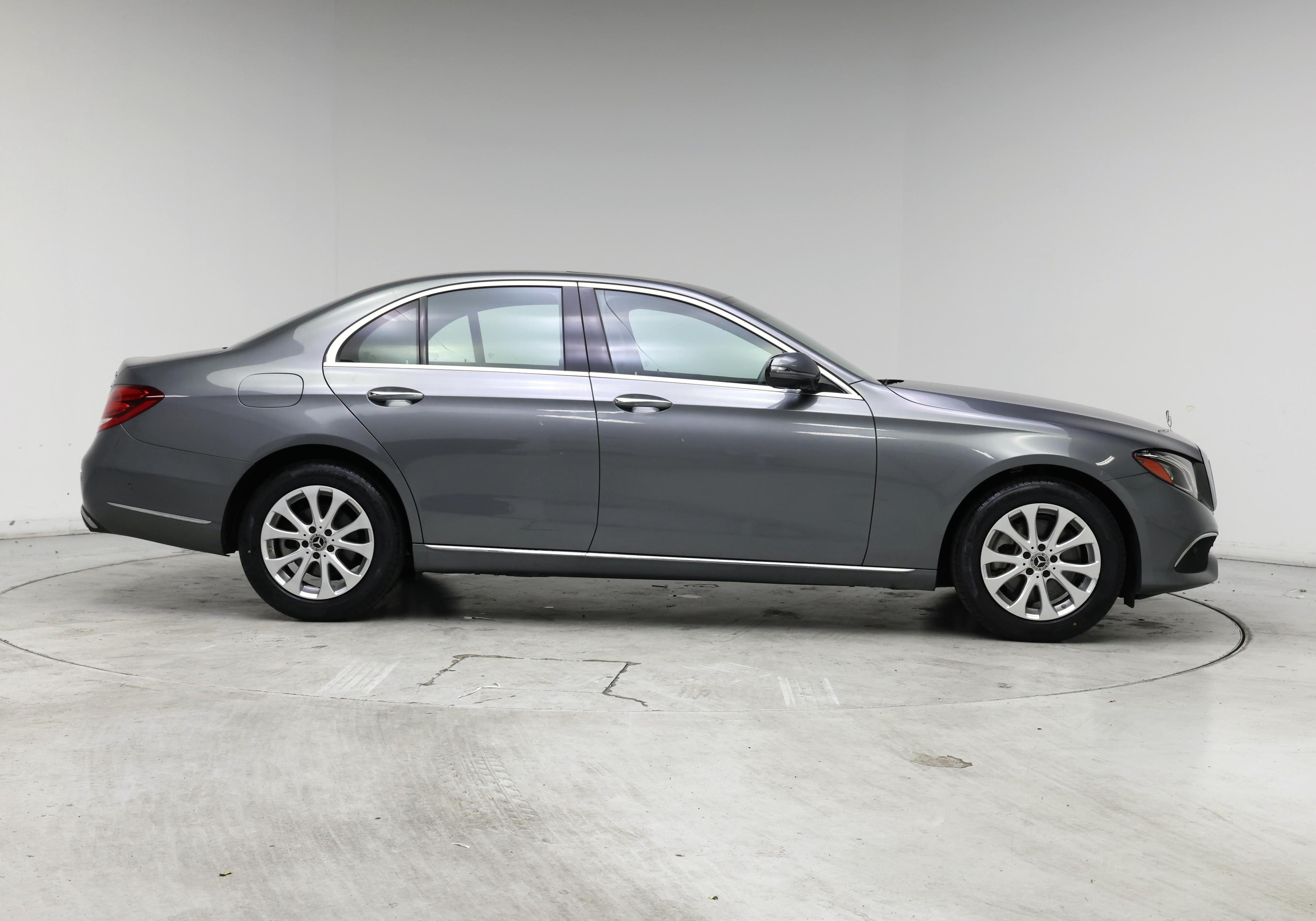 Thumbnail: 2019 Mercedes-Benz E-Class - 7