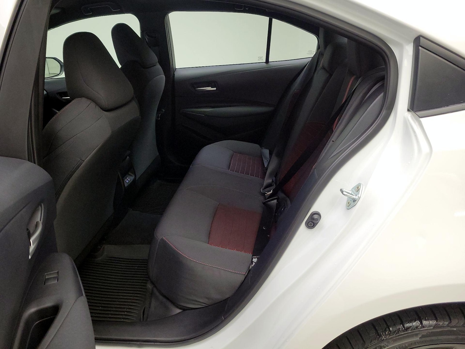 2026 Toyota Corolla SE - Photo 19