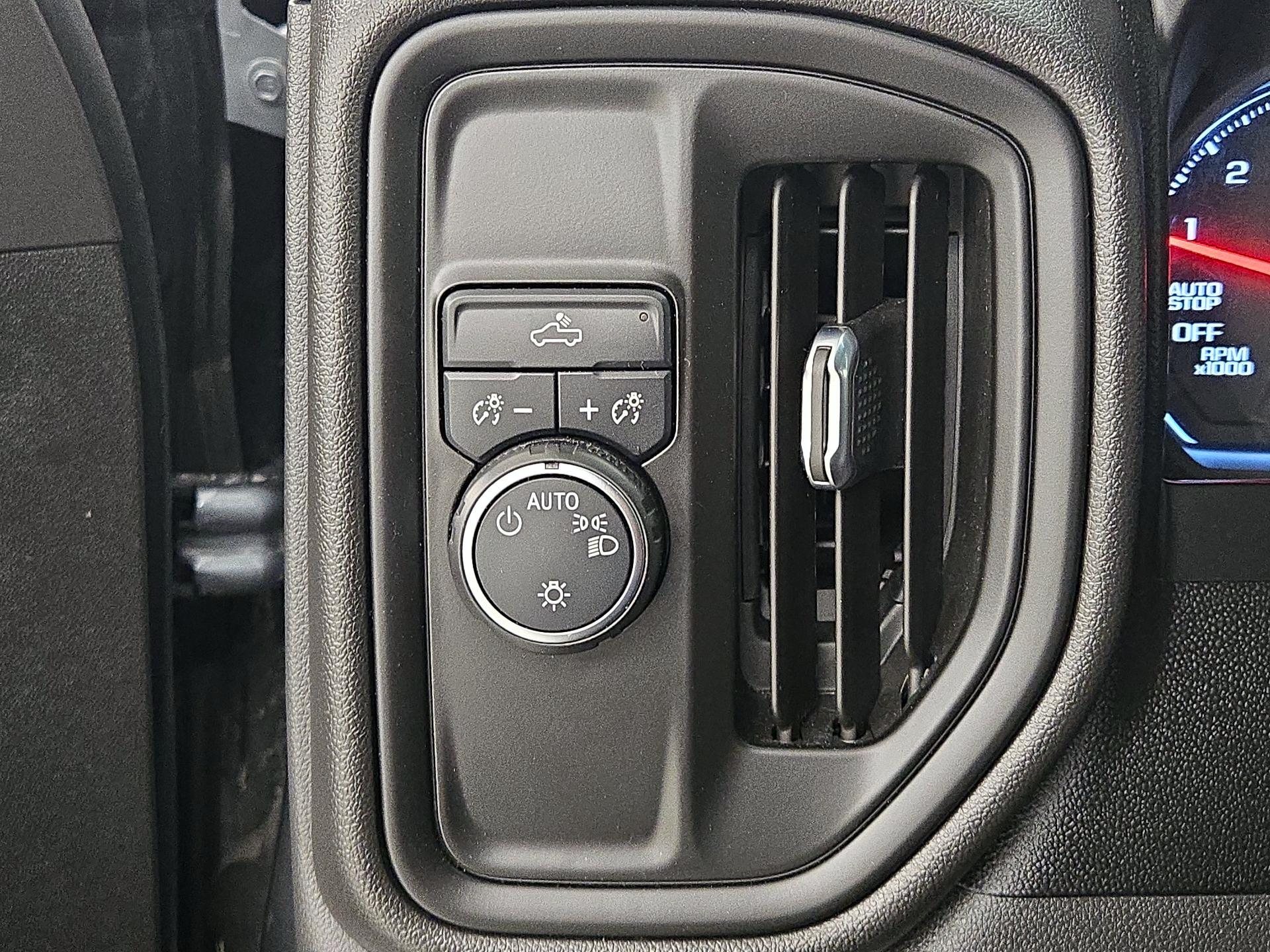 Thumbnail: 2021 Chevrolet Silverado 1500 - 13