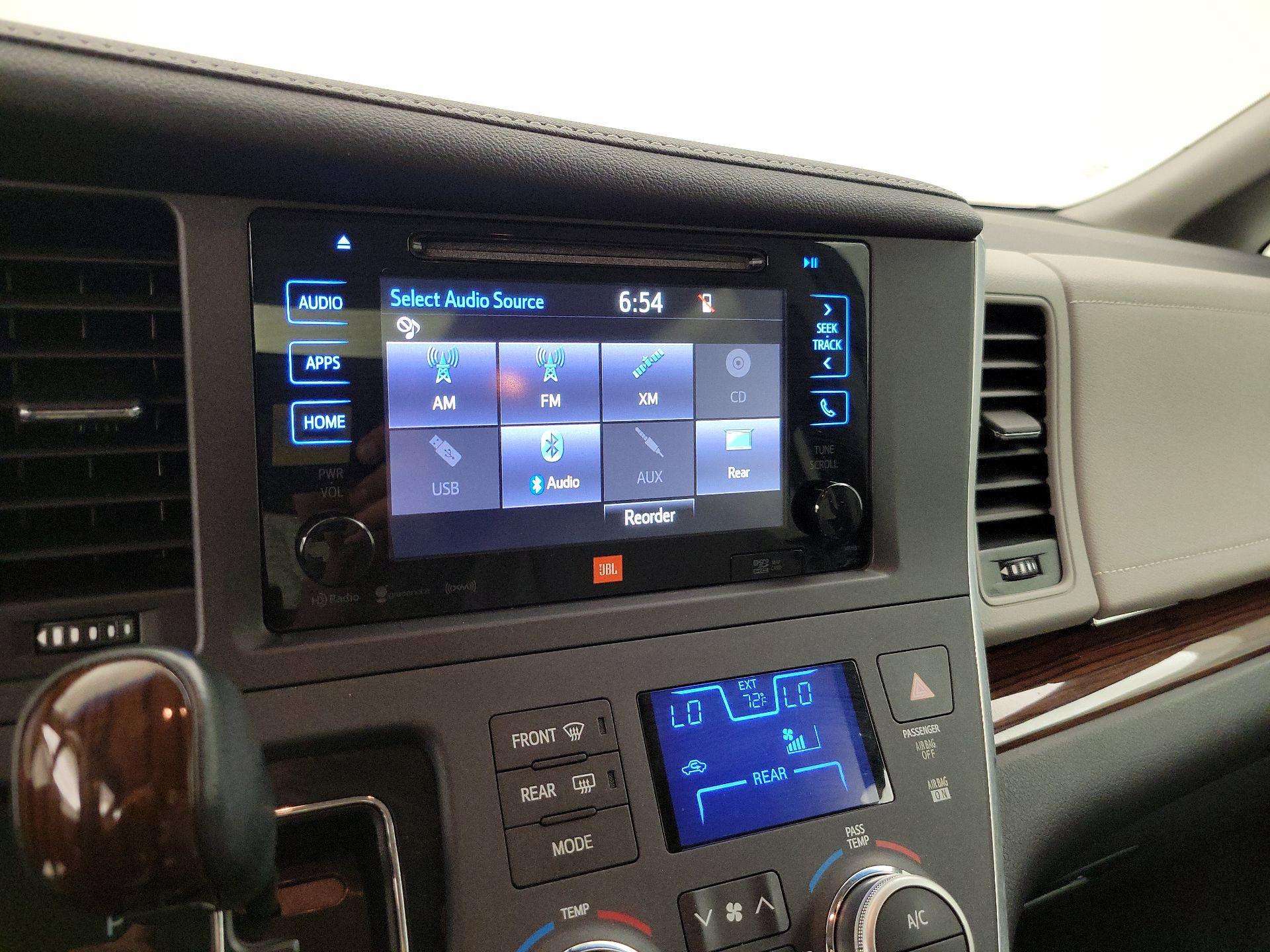 Thumbnail: 2017 Toyota Sienna - 16