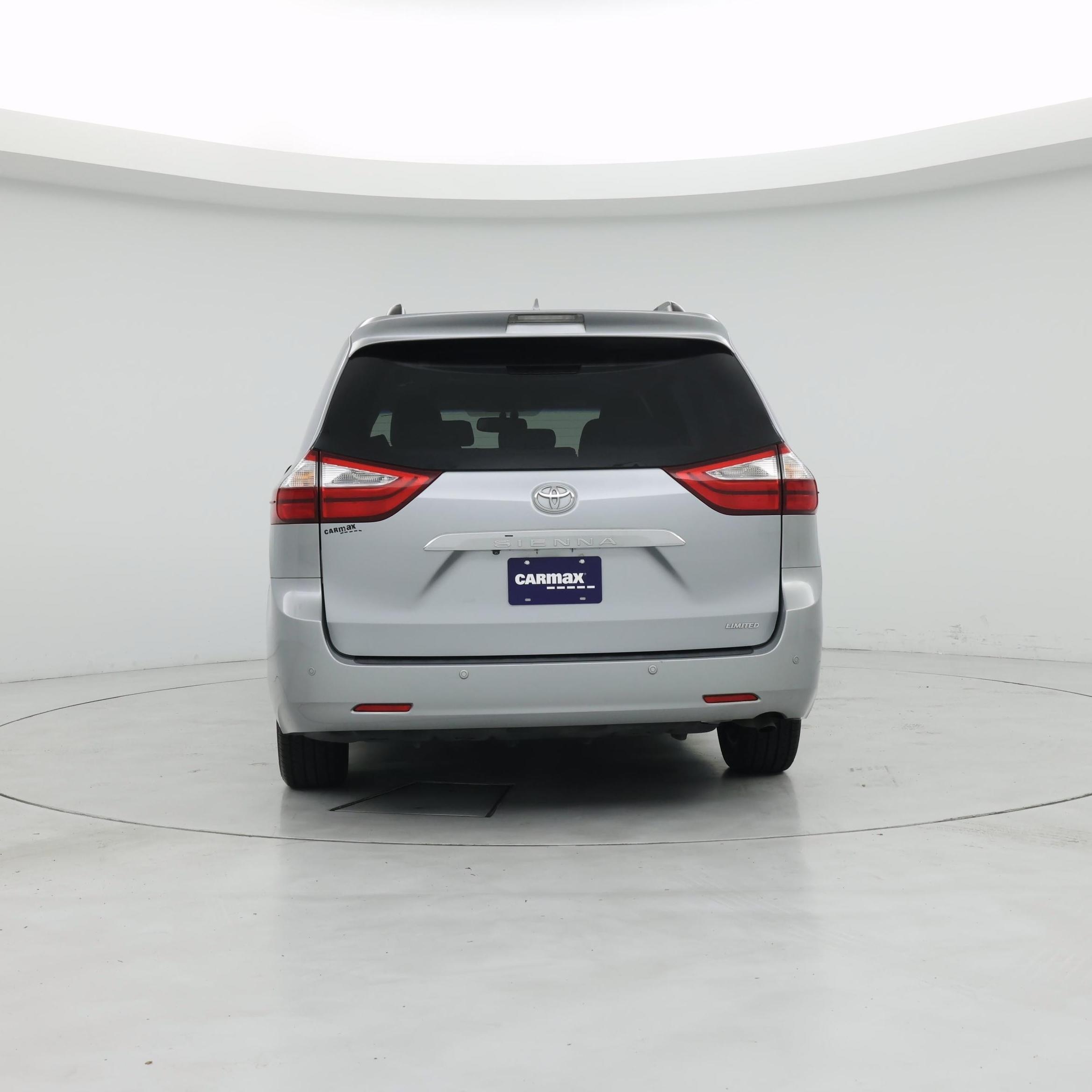Thumbnail: 2017 Toyota Sienna - 6