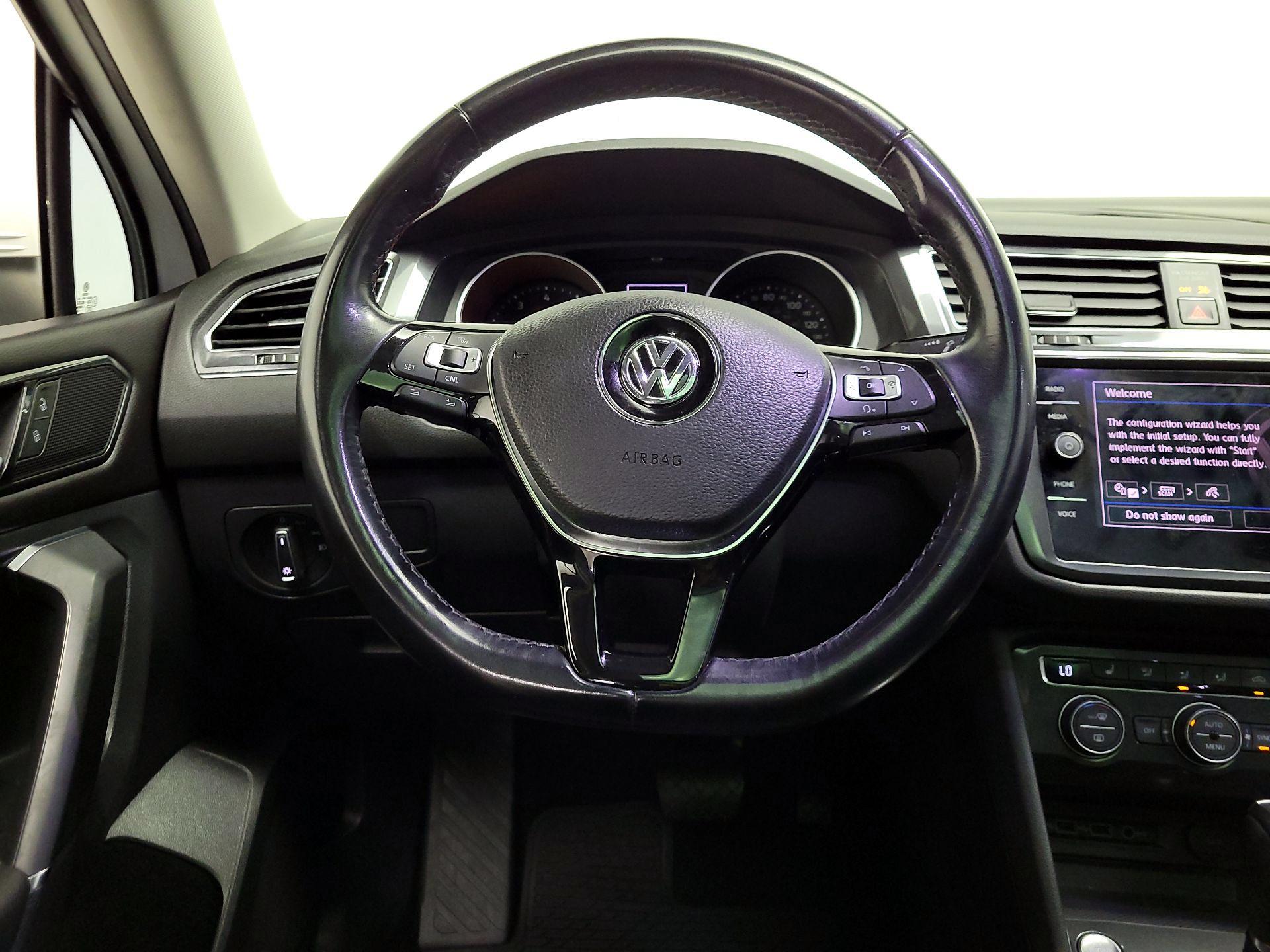 Thumbnail: 2018 Volkswagen Tiguan - 10