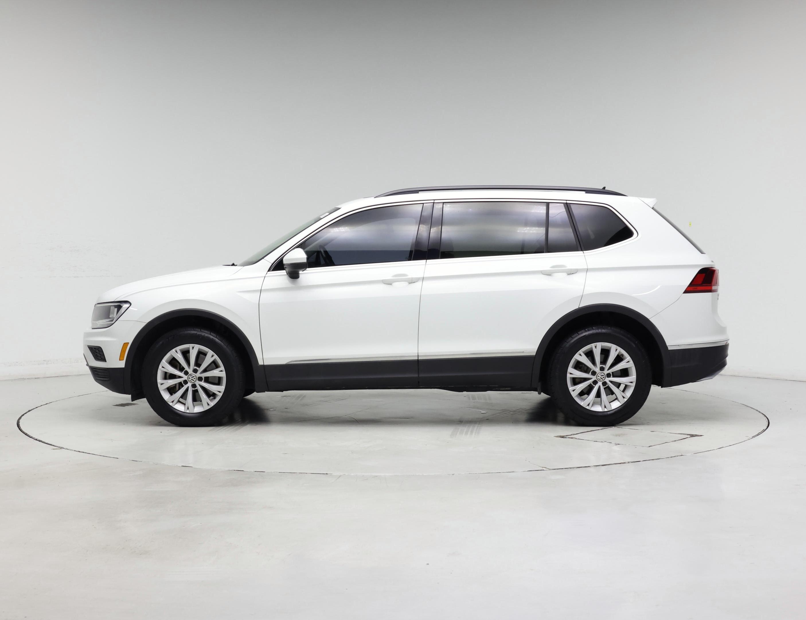 Thumbnail: 2018 Volkswagen Tiguan - 3