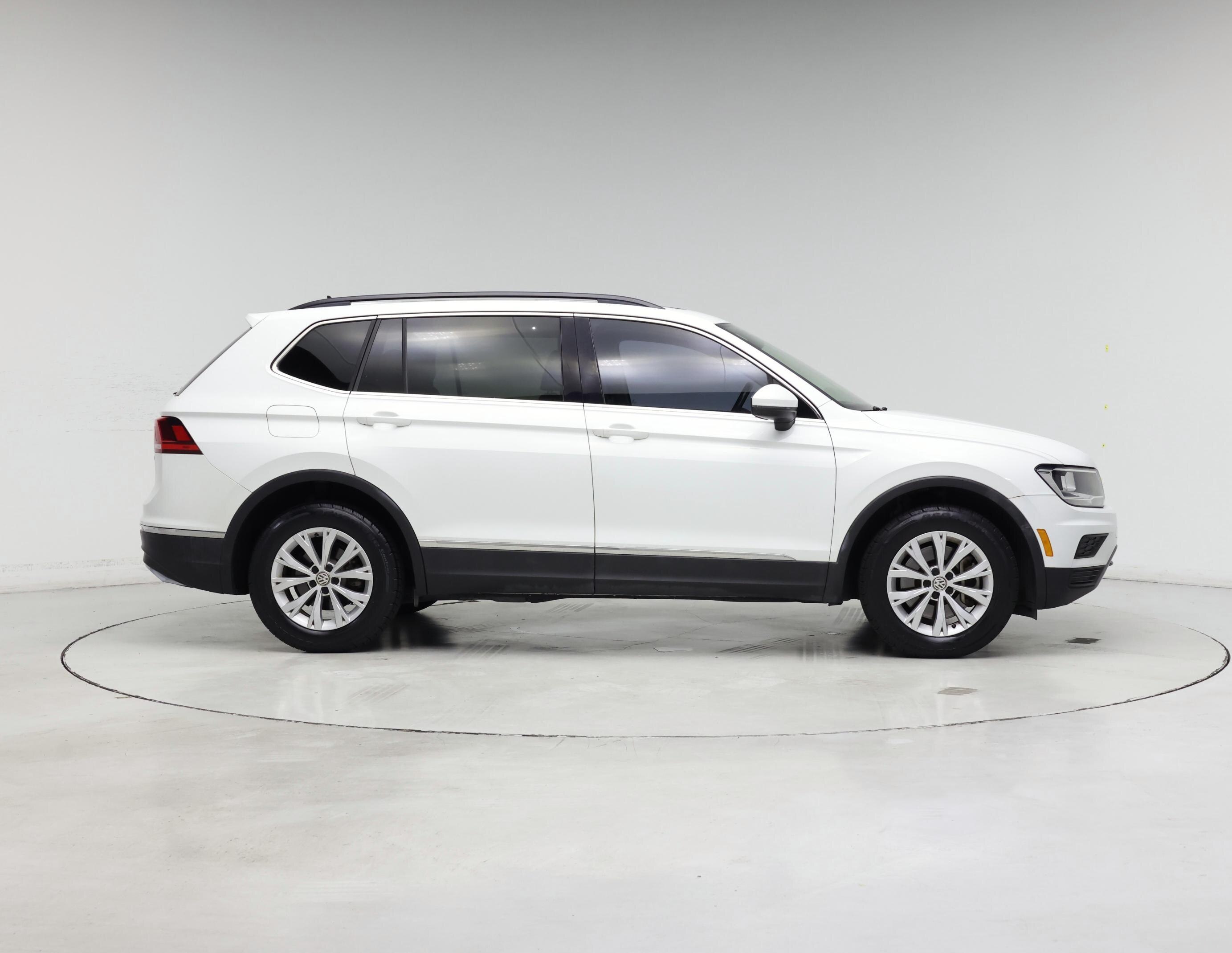 Thumbnail: 2018 Volkswagen Tiguan - 7