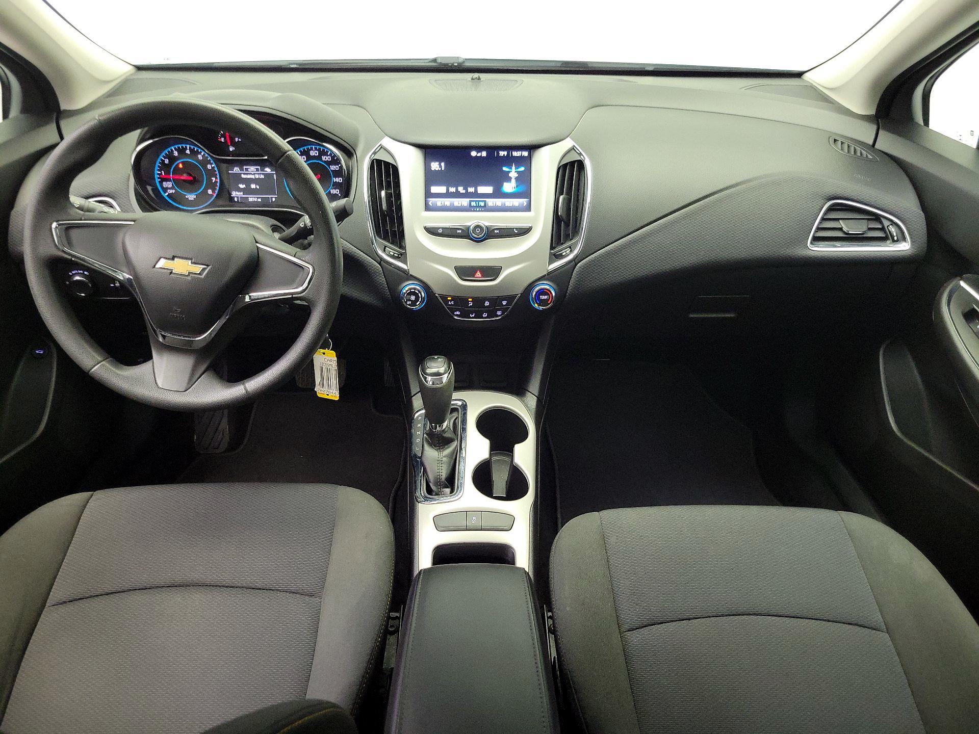 Thumbnail: 2018 Chevrolet Cruze - 9