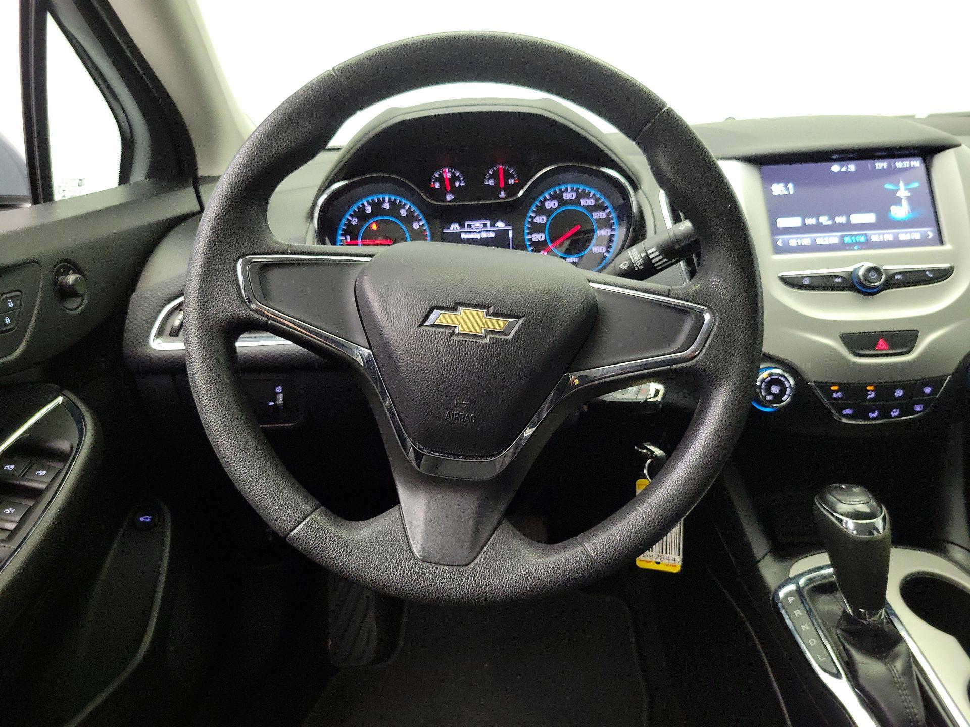 Thumbnail: 2018 Chevrolet Cruze - 10