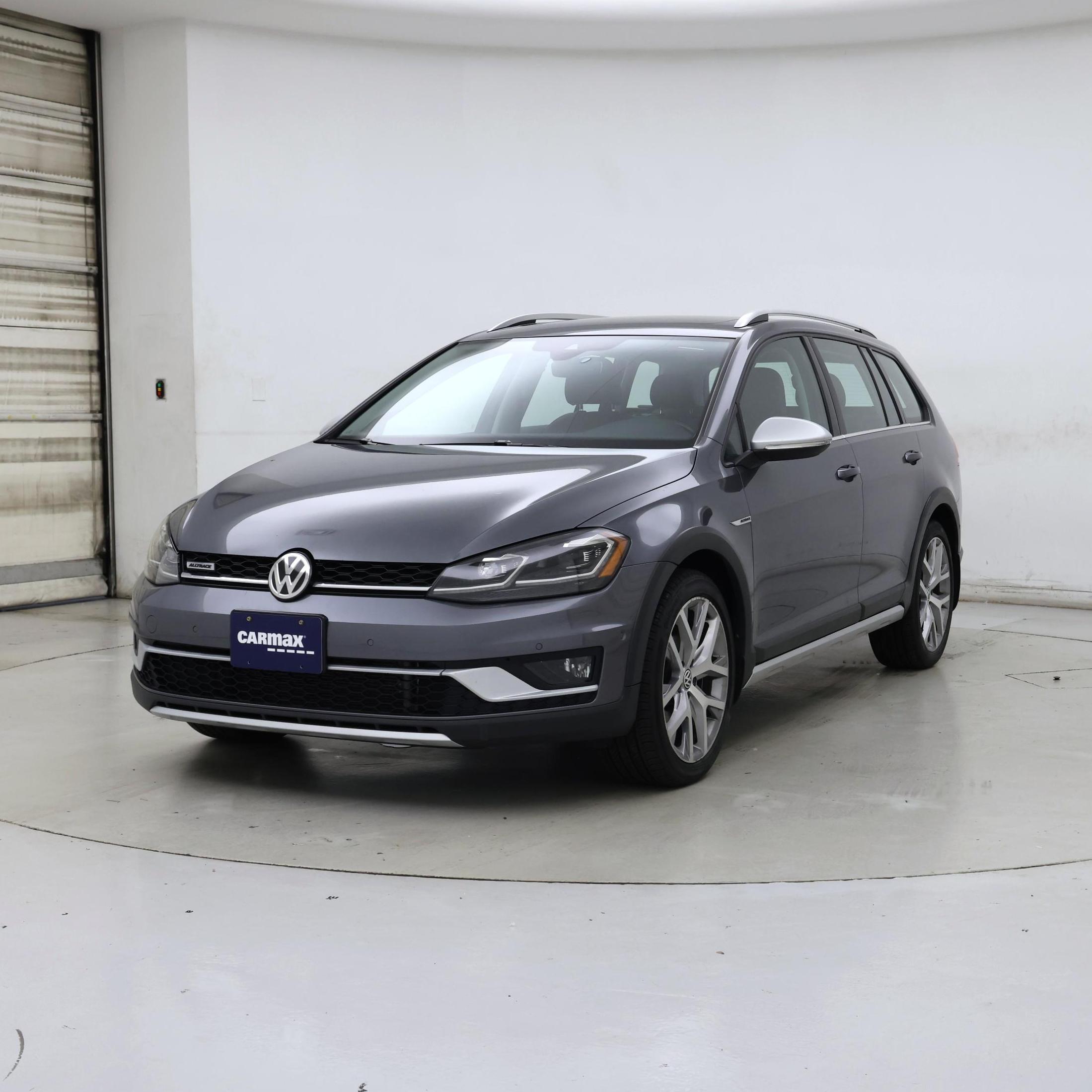 Thumbnail: 2019 Volkswagen Golf - 4