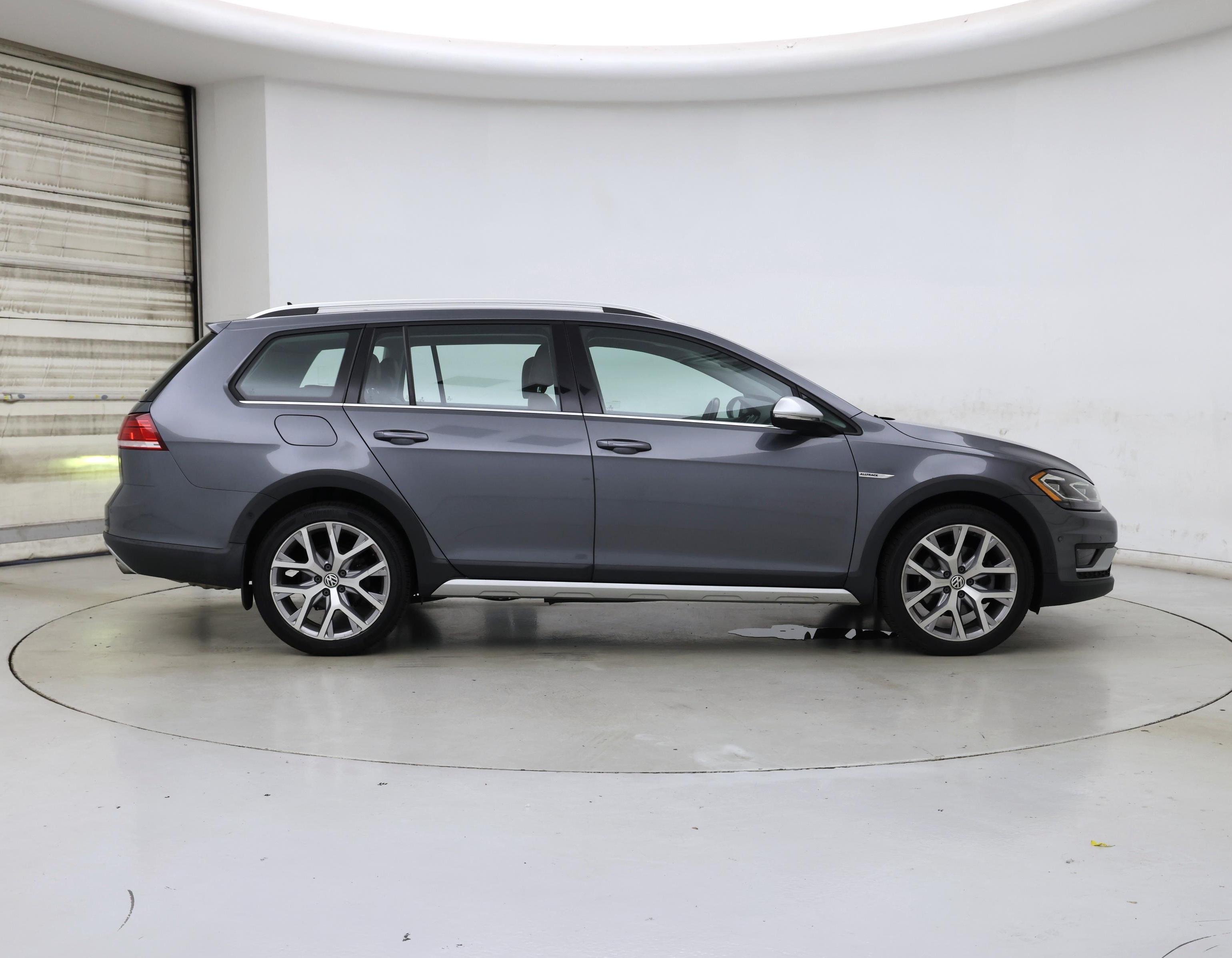 Thumbnail: 2019 Volkswagen Golf - 7
