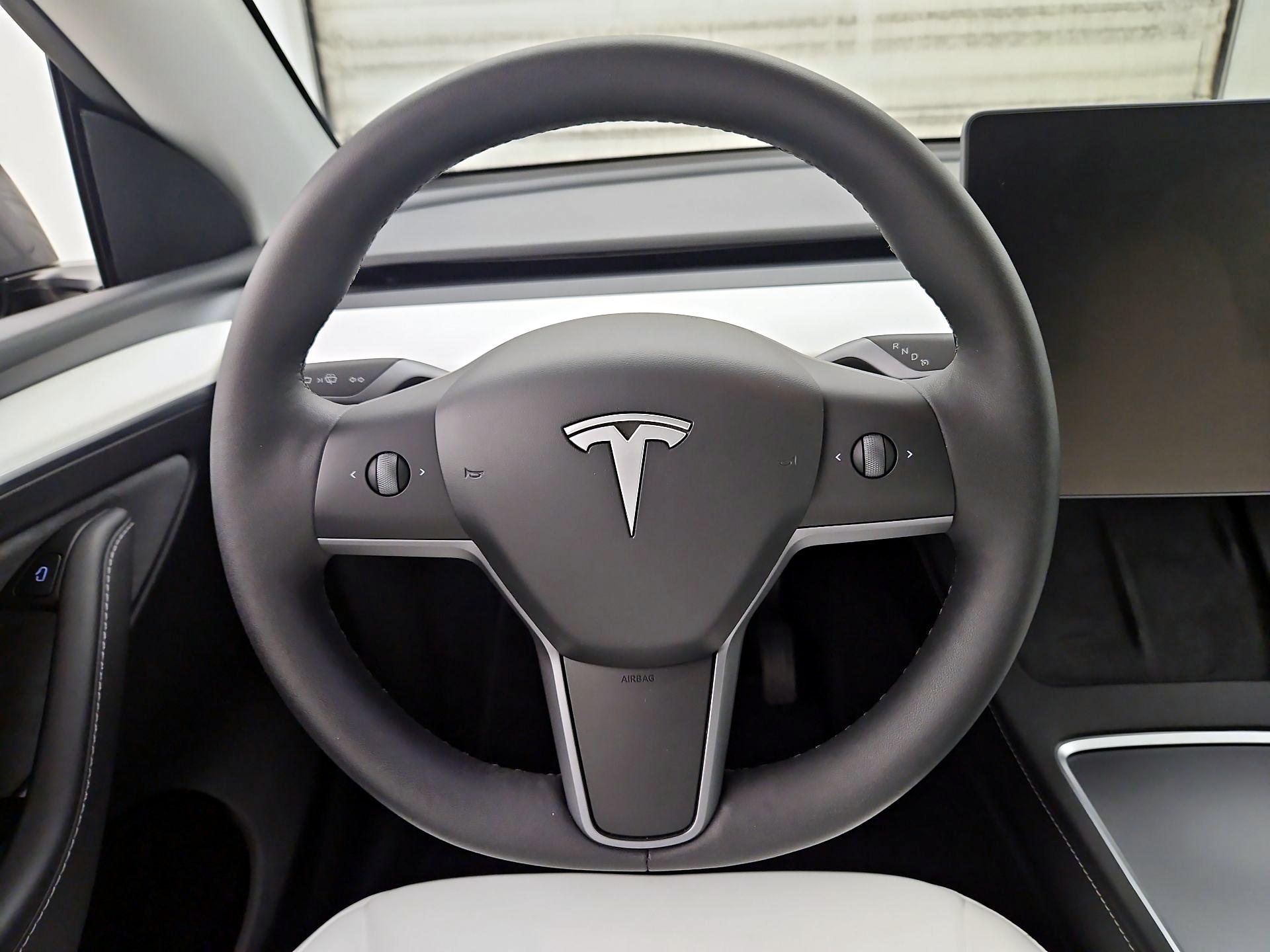 Thumbnail: 2025 Tesla Model Y - 10