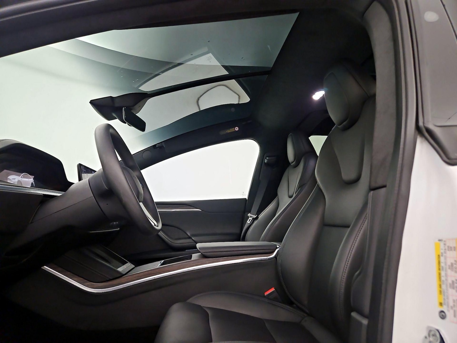 2024 Tesla Model X Long Range - Photo 17