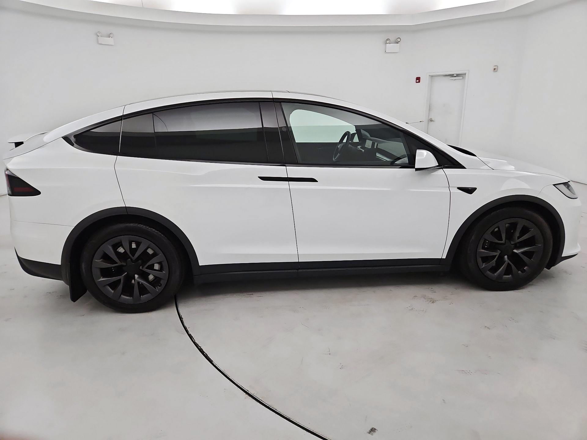 Thumbnail: 2024 Tesla Model X - 4