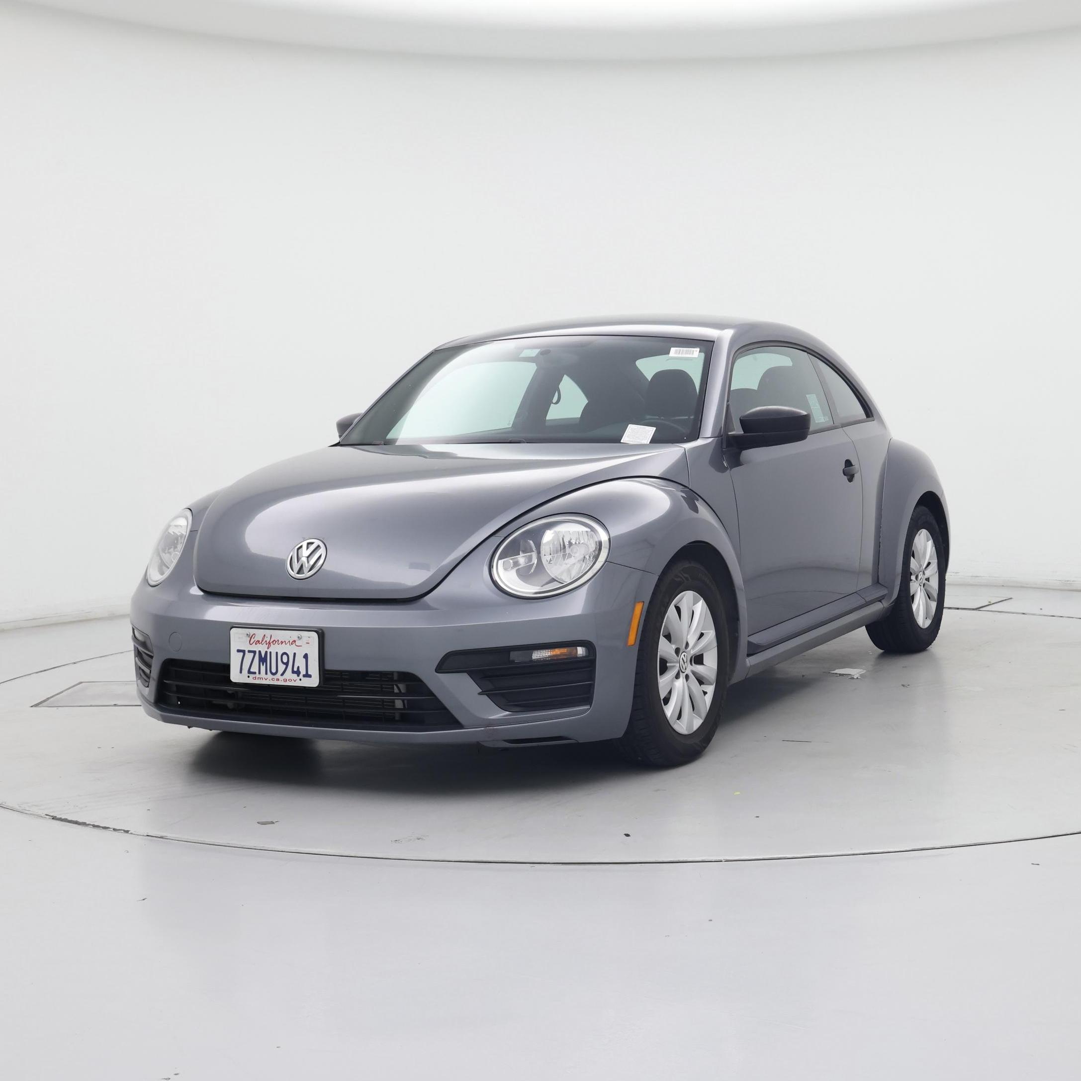 Thumbnail: 2018 Volkswagen Beetle - 4