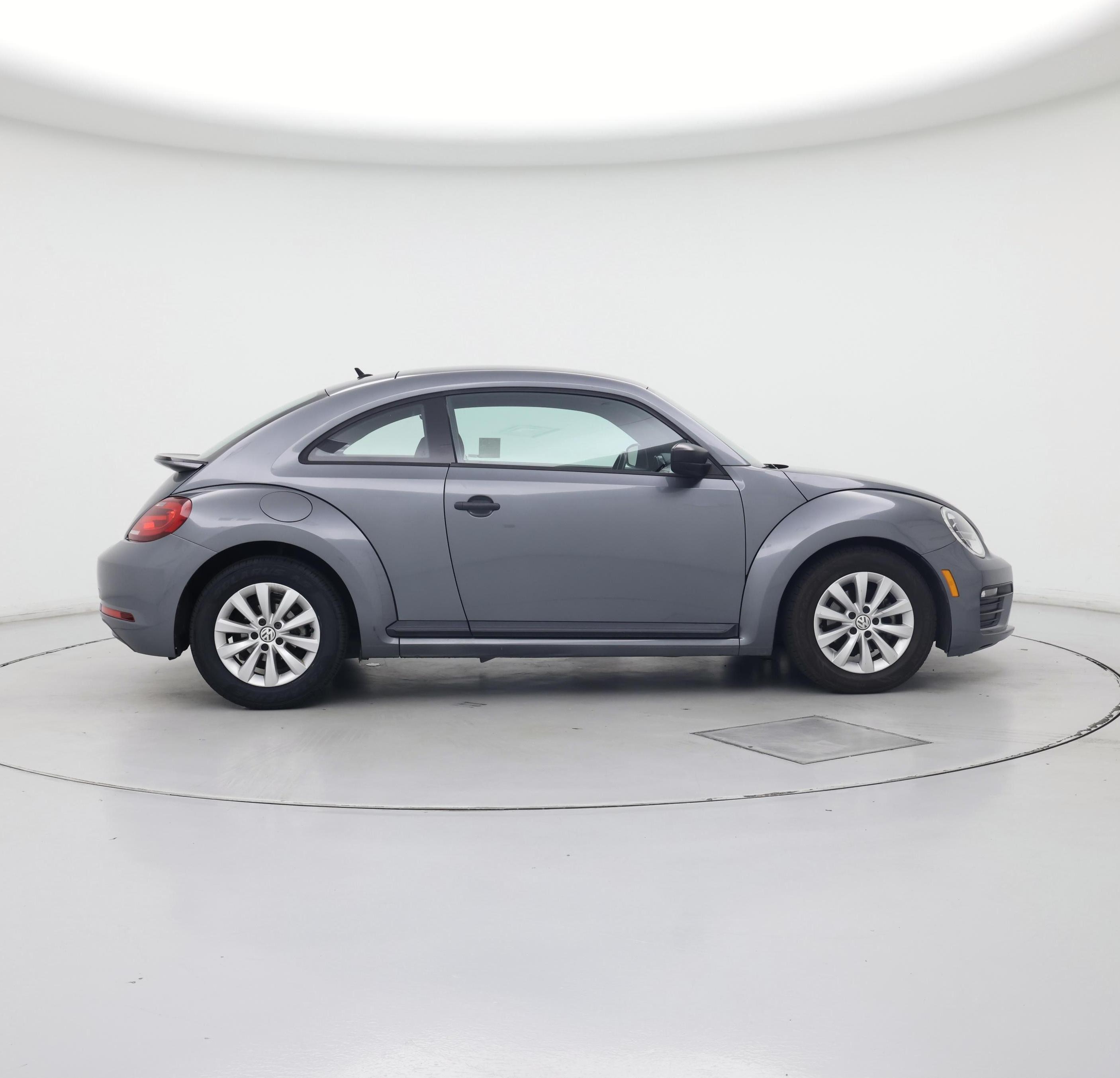 Thumbnail: 2018 Volkswagen Beetle - 7