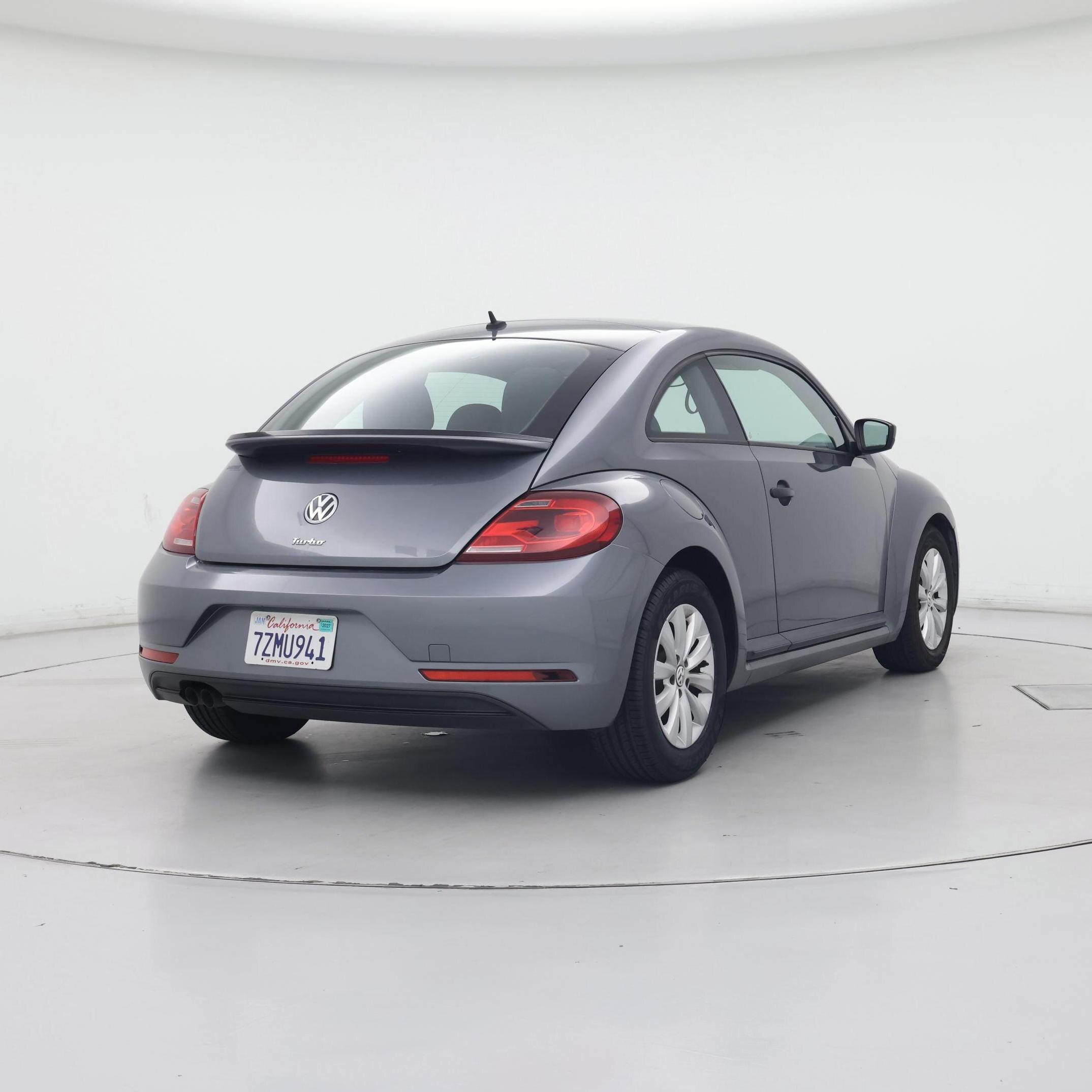 Thumbnail: 2018 Volkswagen Beetle - 8