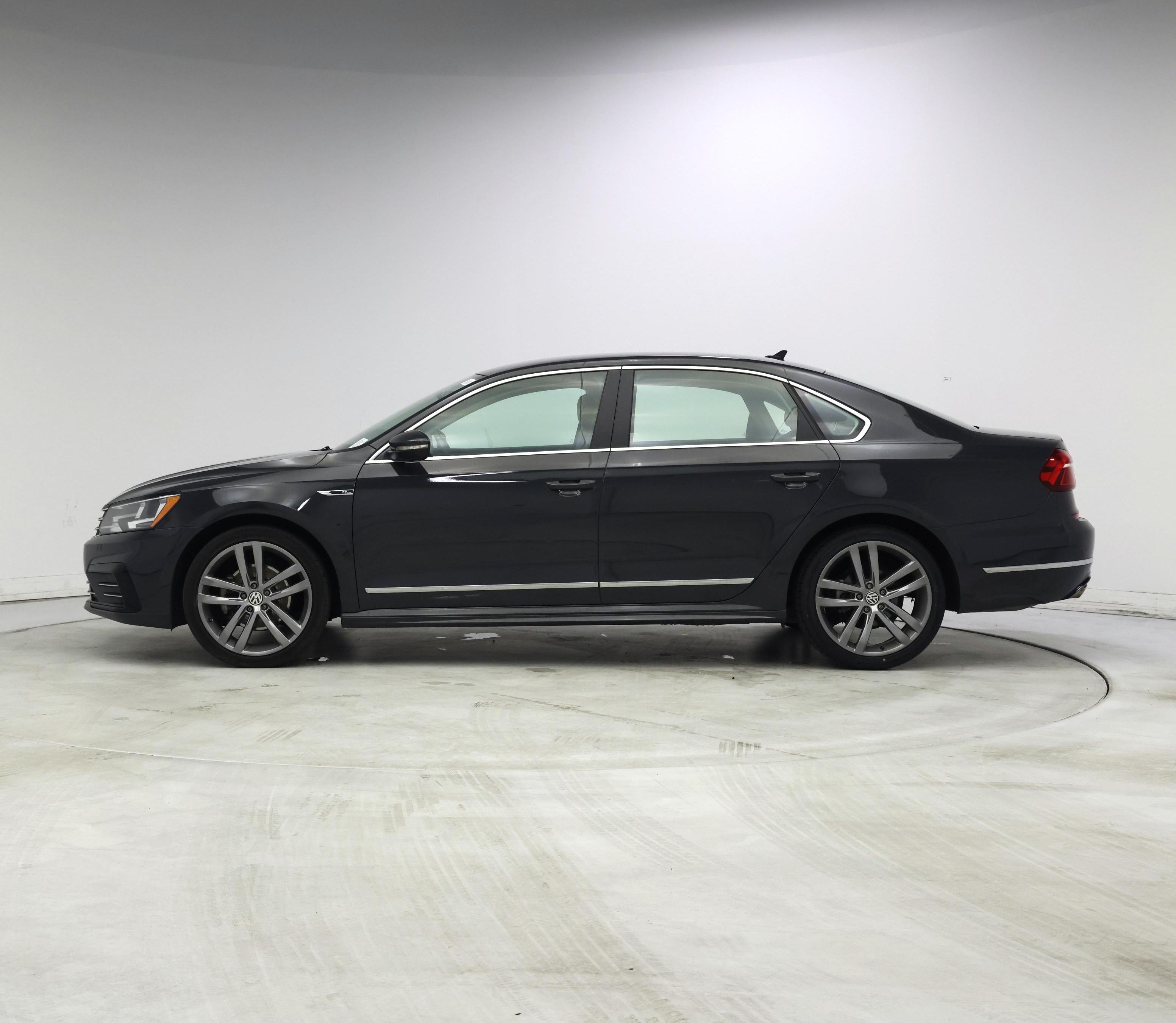 Thumbnail: 2017 Volkswagen Passat - 3