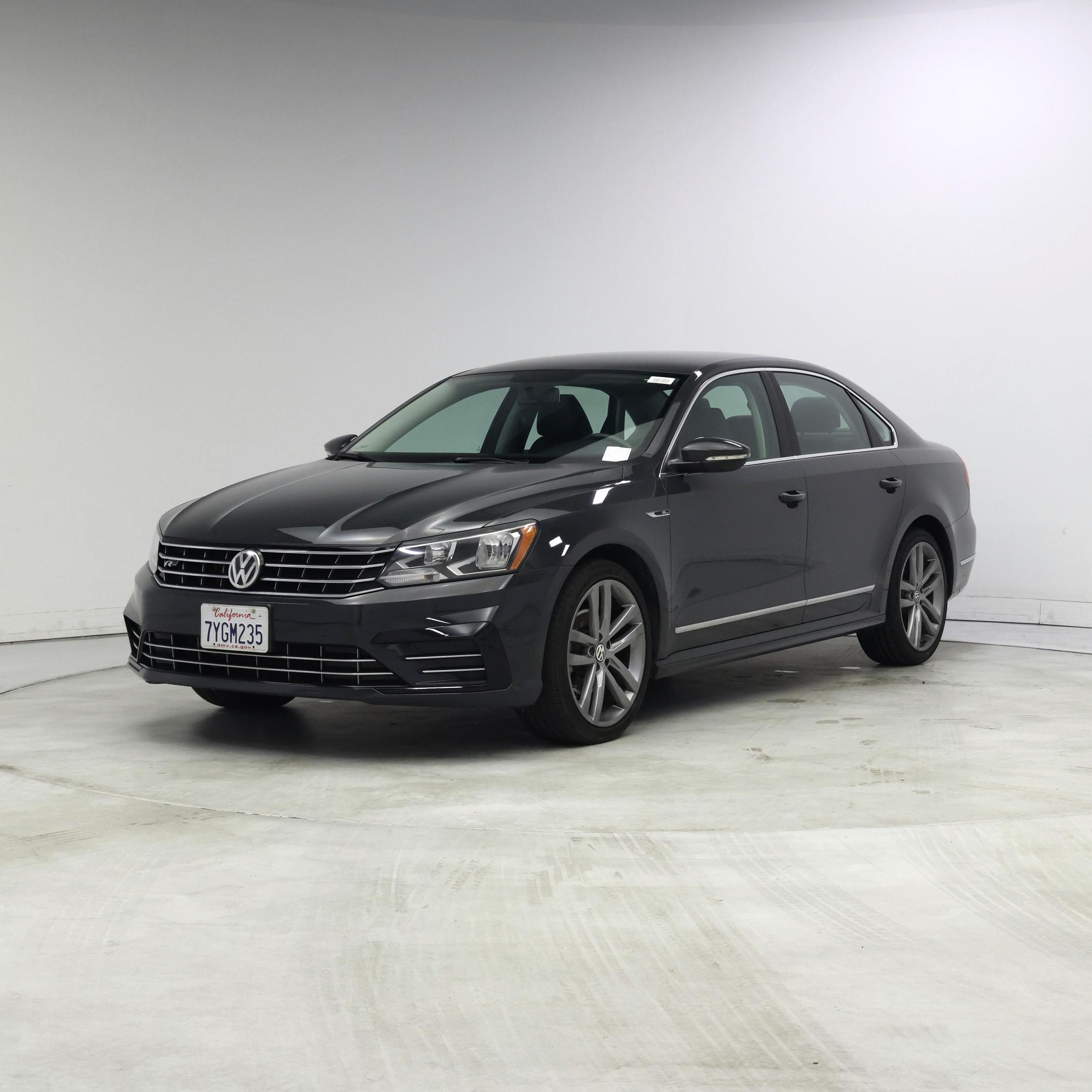 Thumbnail: 2017 Volkswagen Passat - 4