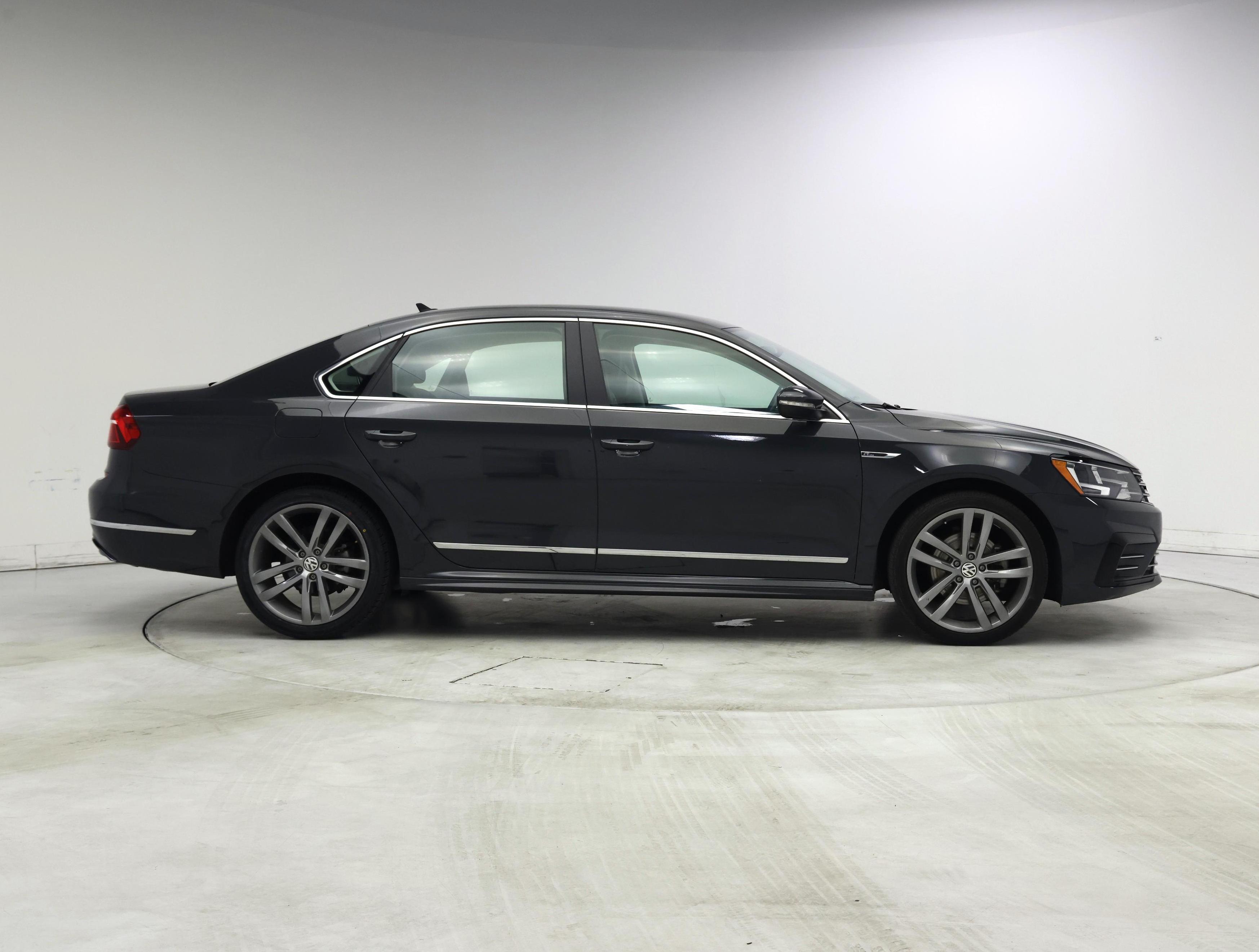 Thumbnail: 2017 Volkswagen Passat - 7