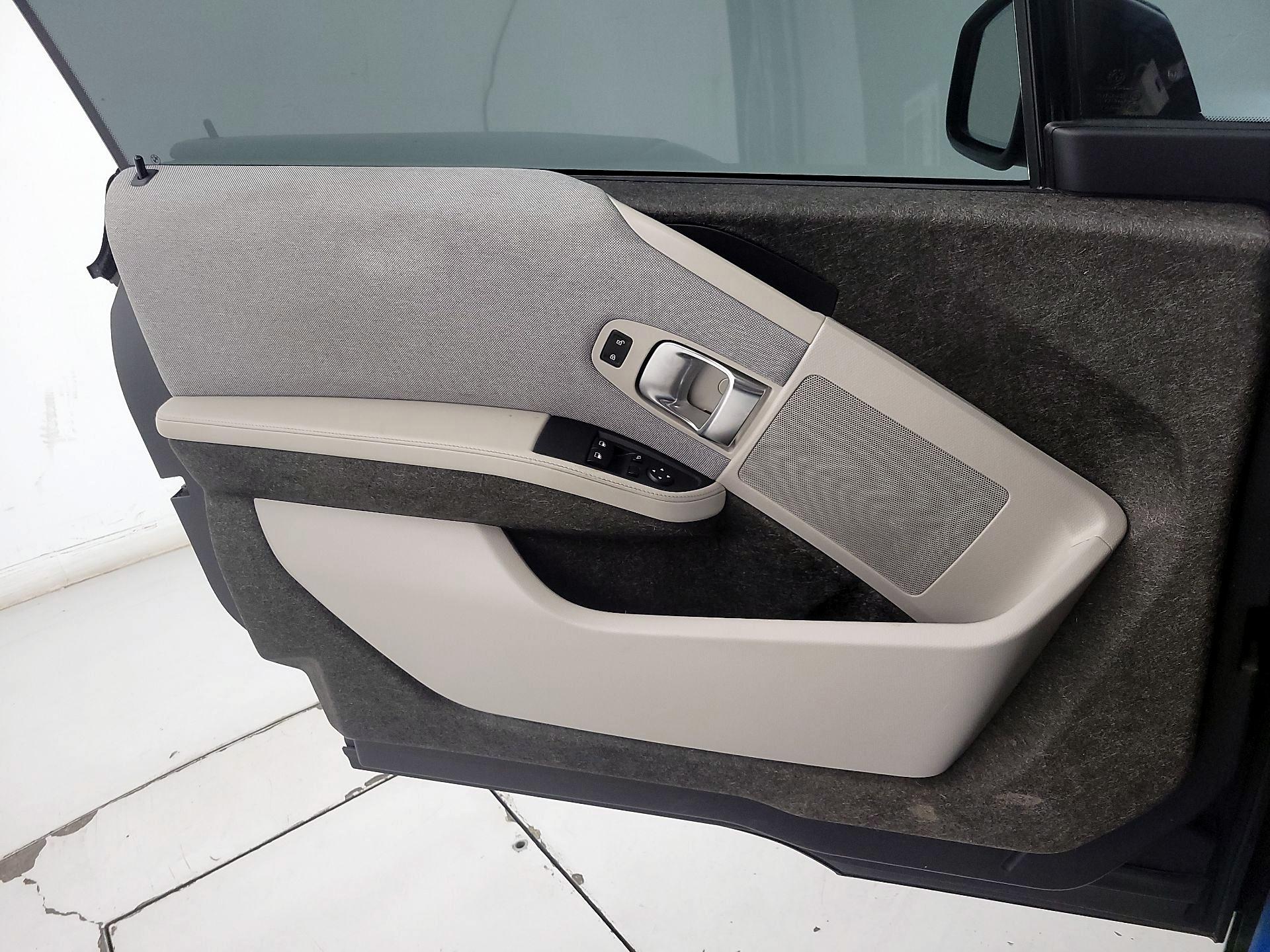 Thumbnail: 2018 BMW i3 - 12