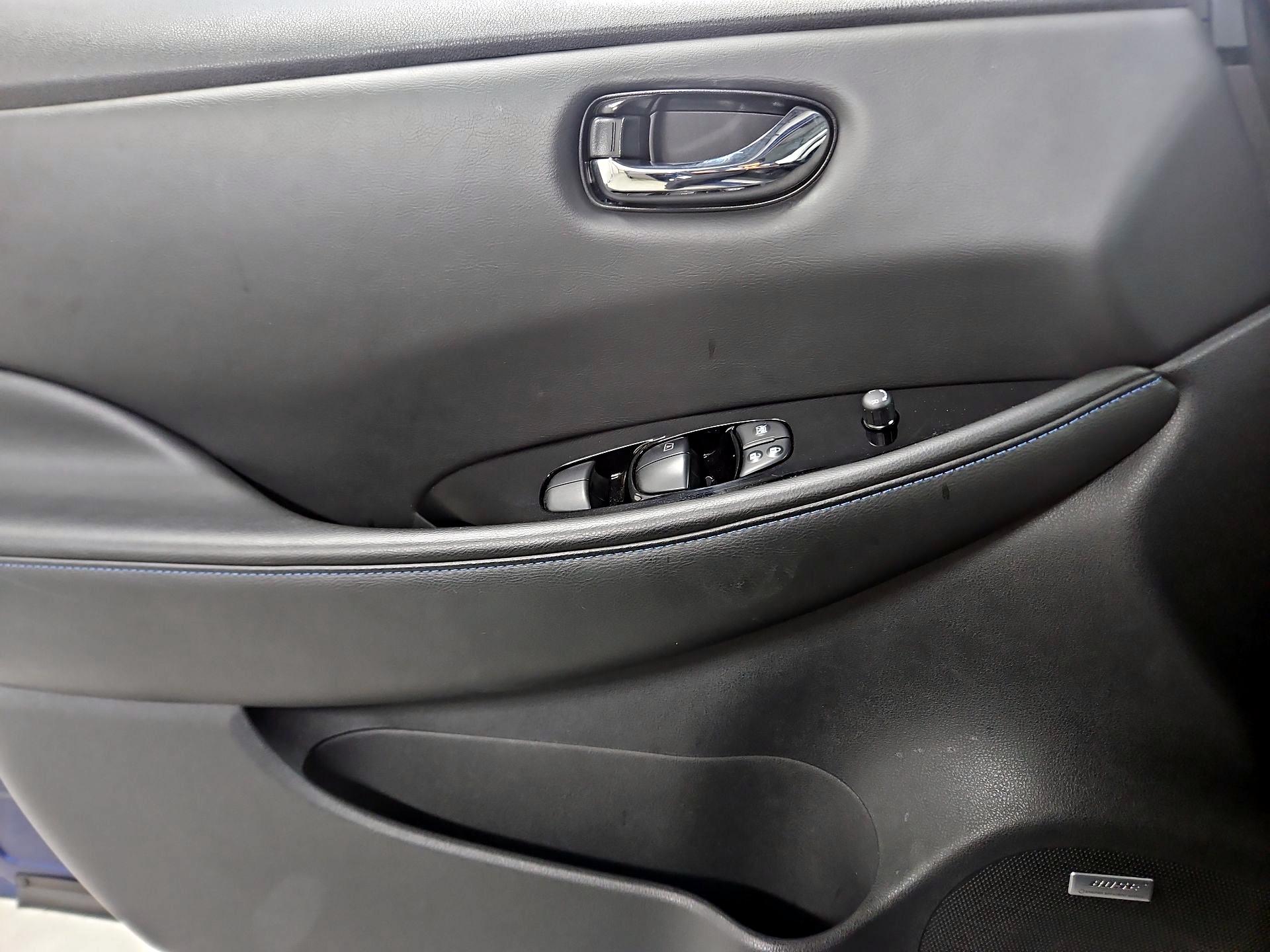 Thumbnail: 2019 Nissan Leaf - 12