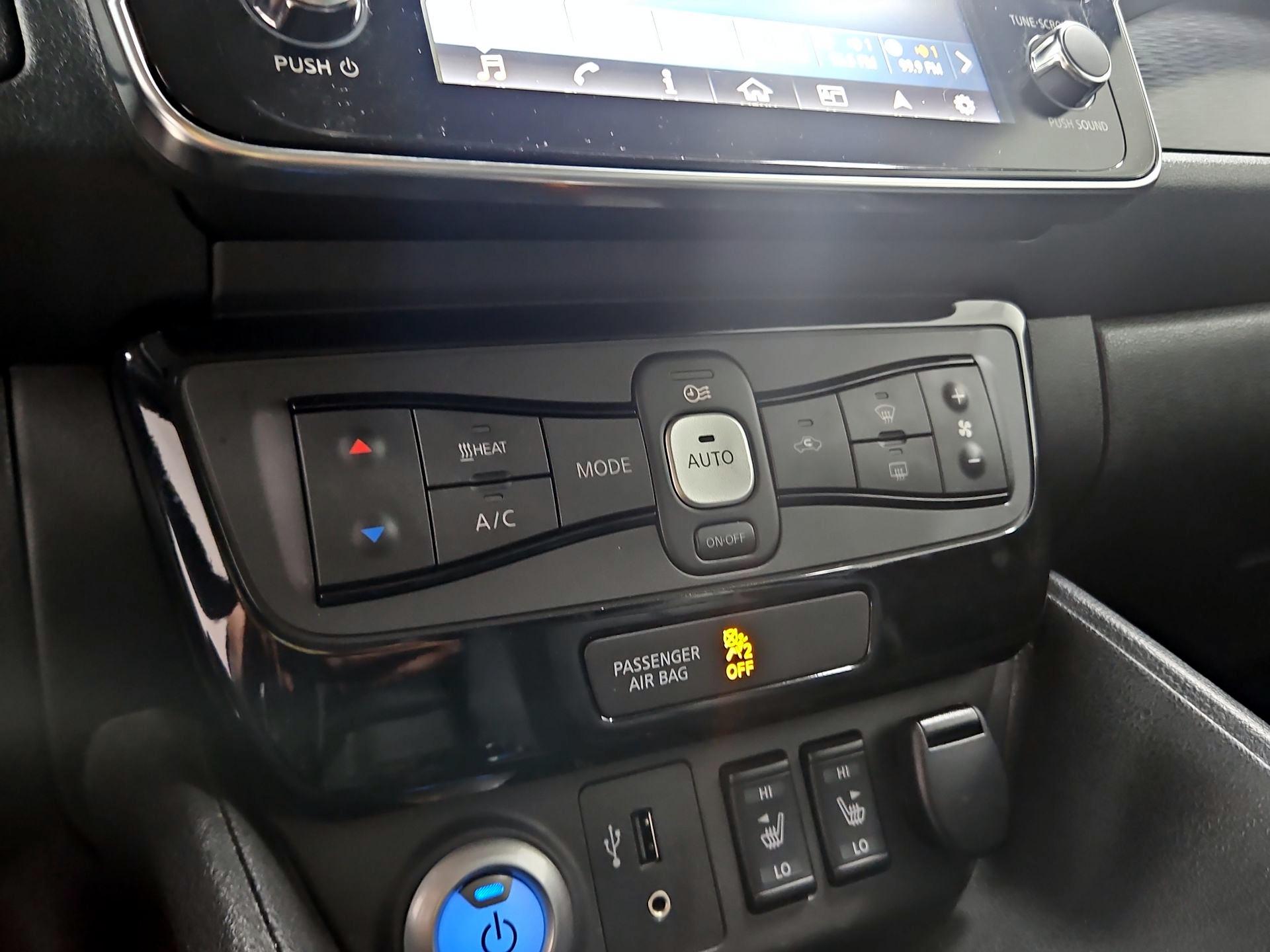 Thumbnail: 2019 Nissan Leaf - 17