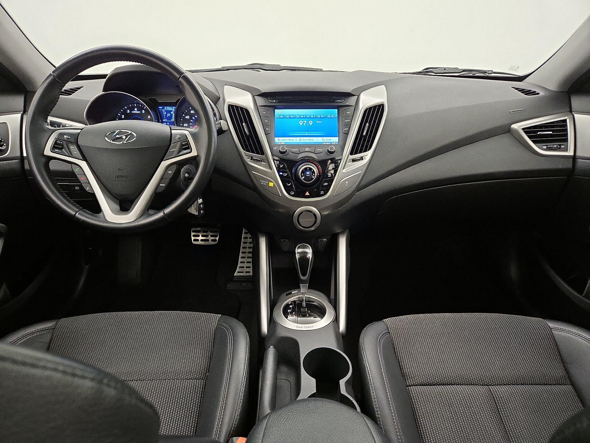 Thumbnail: 2015 Hyundai Veloster - 9