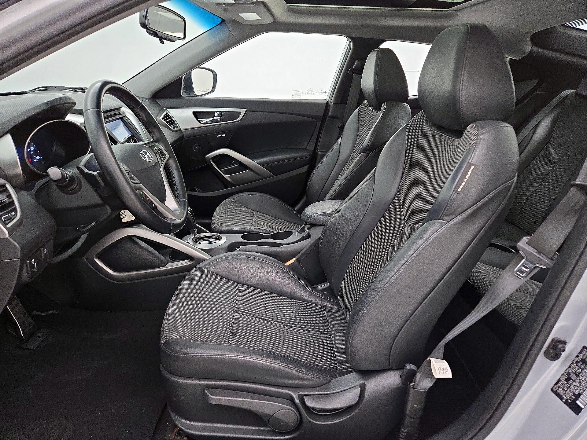 Thumbnail: 2015 Hyundai Veloster - 11