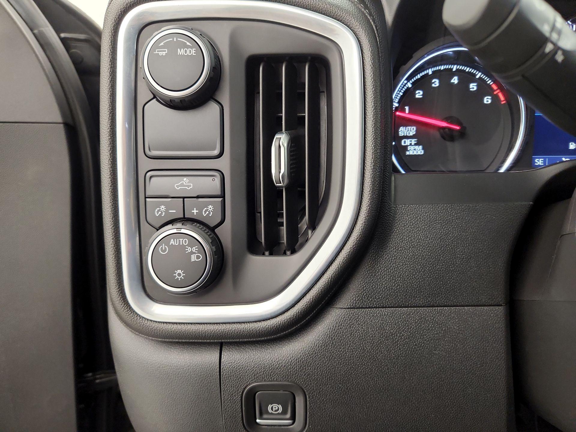 Thumbnail: 2021 Chevrolet Silverado 1500 - 13