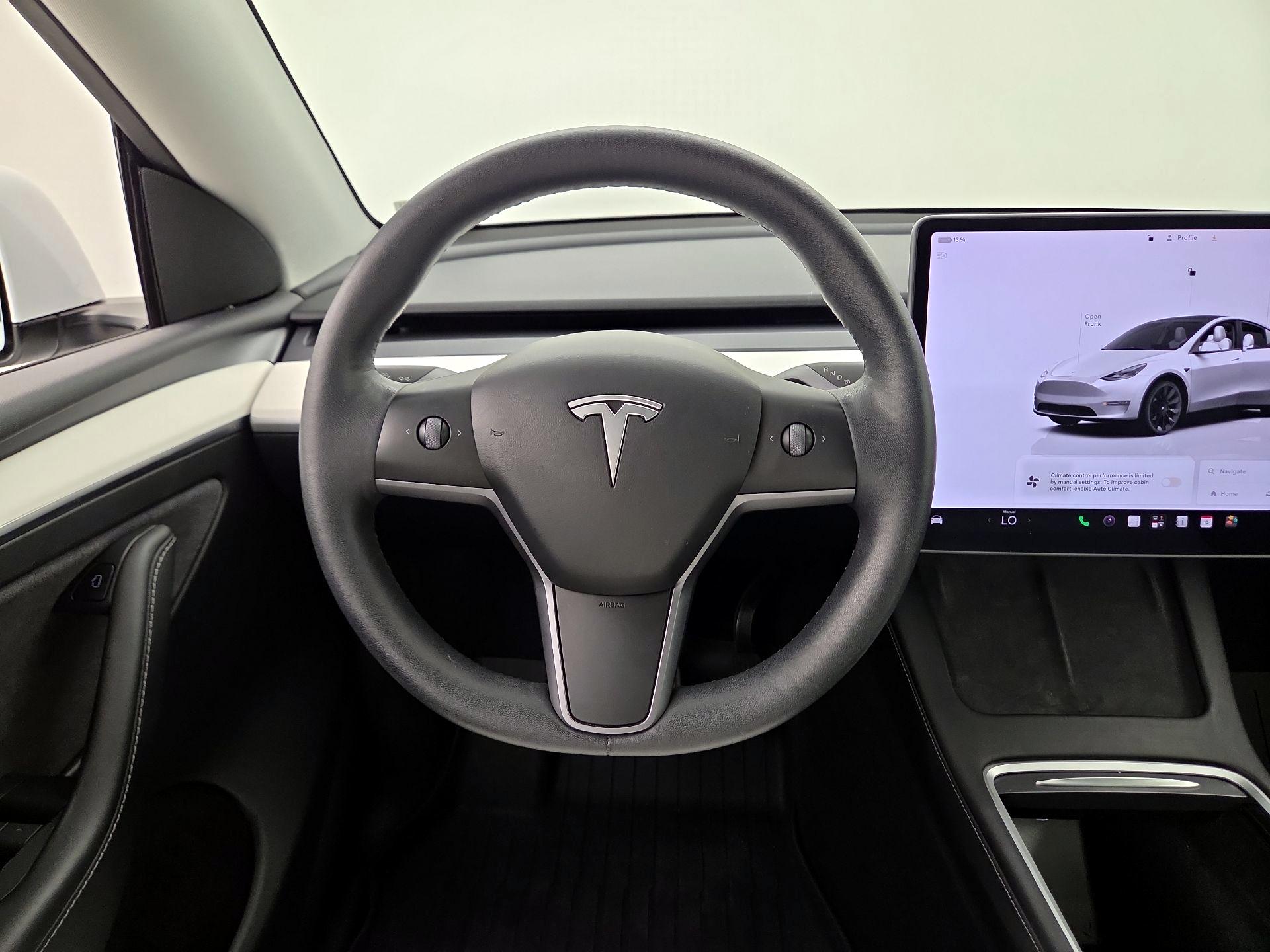 Thumbnail: 2023 Tesla Model Y - 10