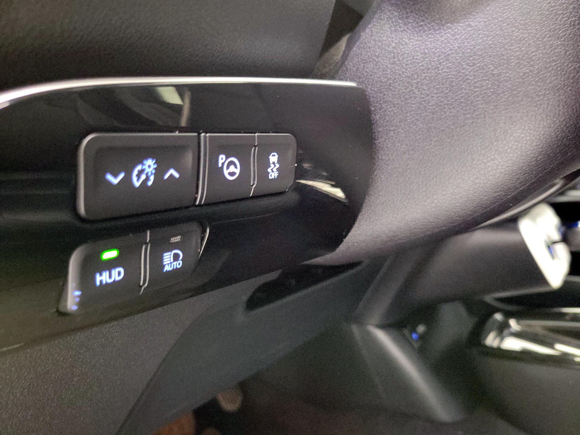 Thumbnail: 2017 Toyota Prius - 13