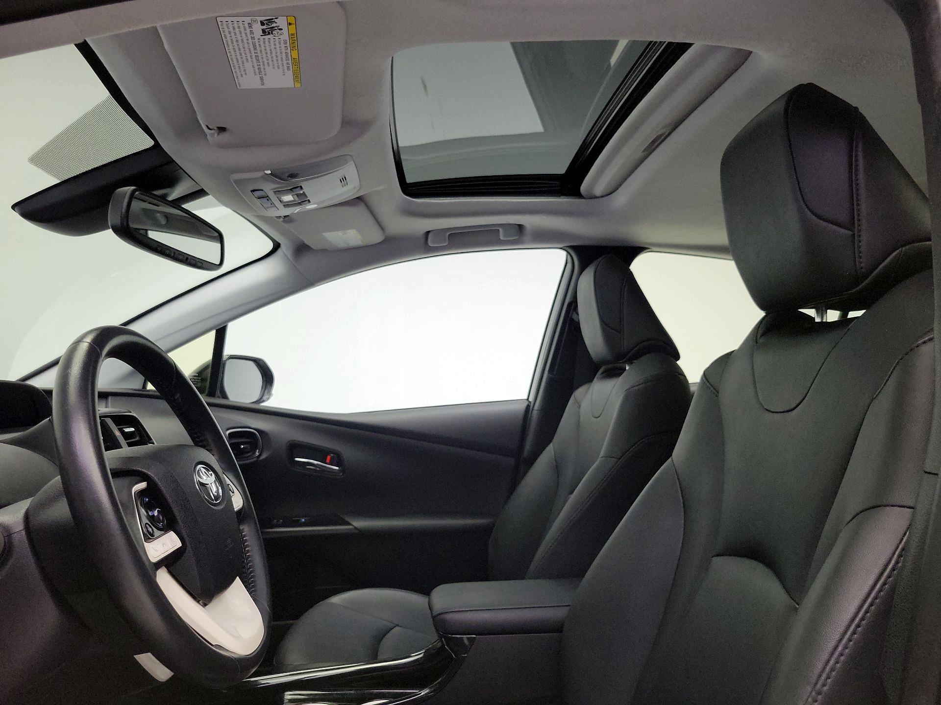 Thumbnail: 2017 Toyota Prius - 20